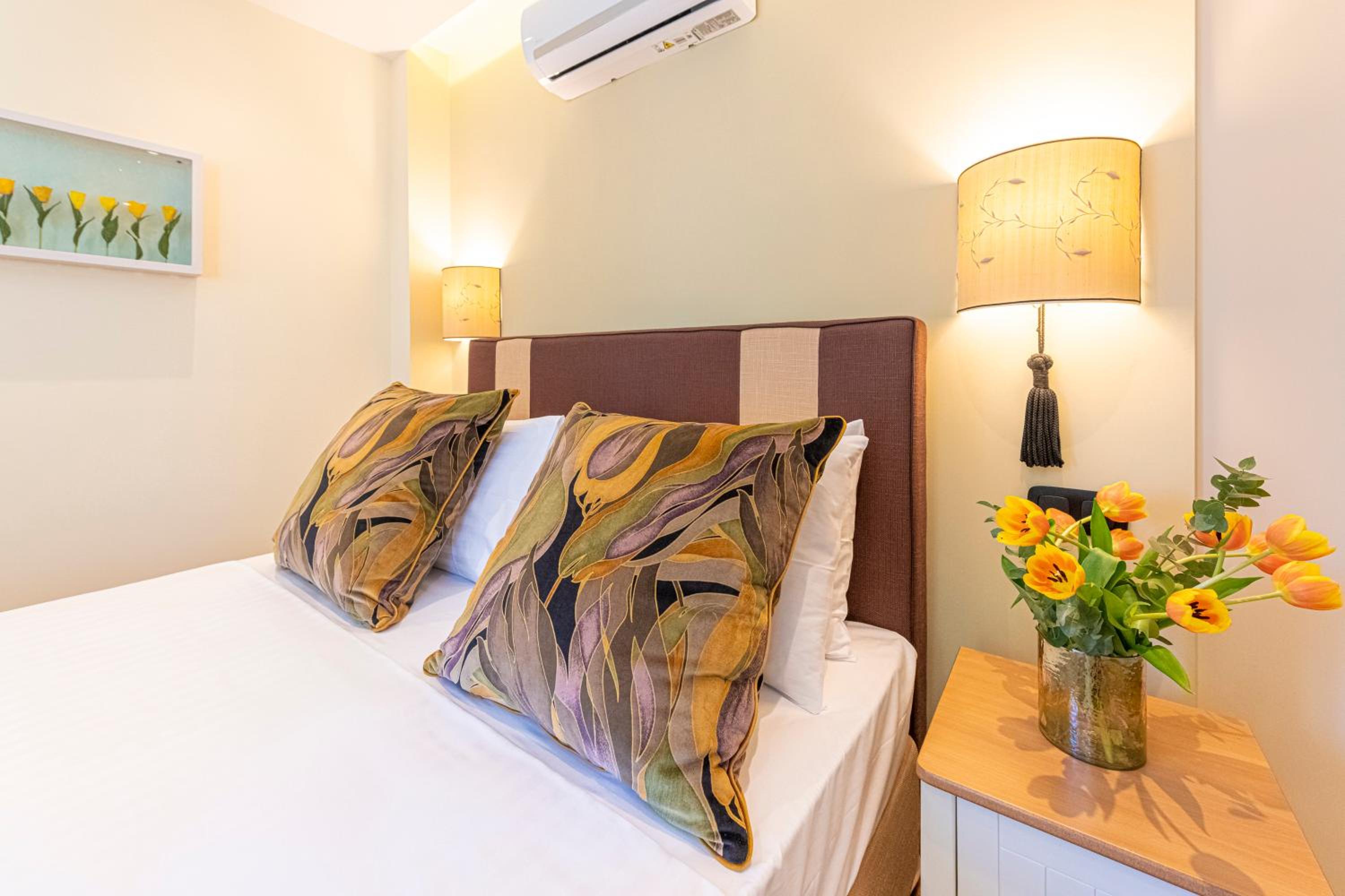 IPELHOME - Plaka Boutique Apartments