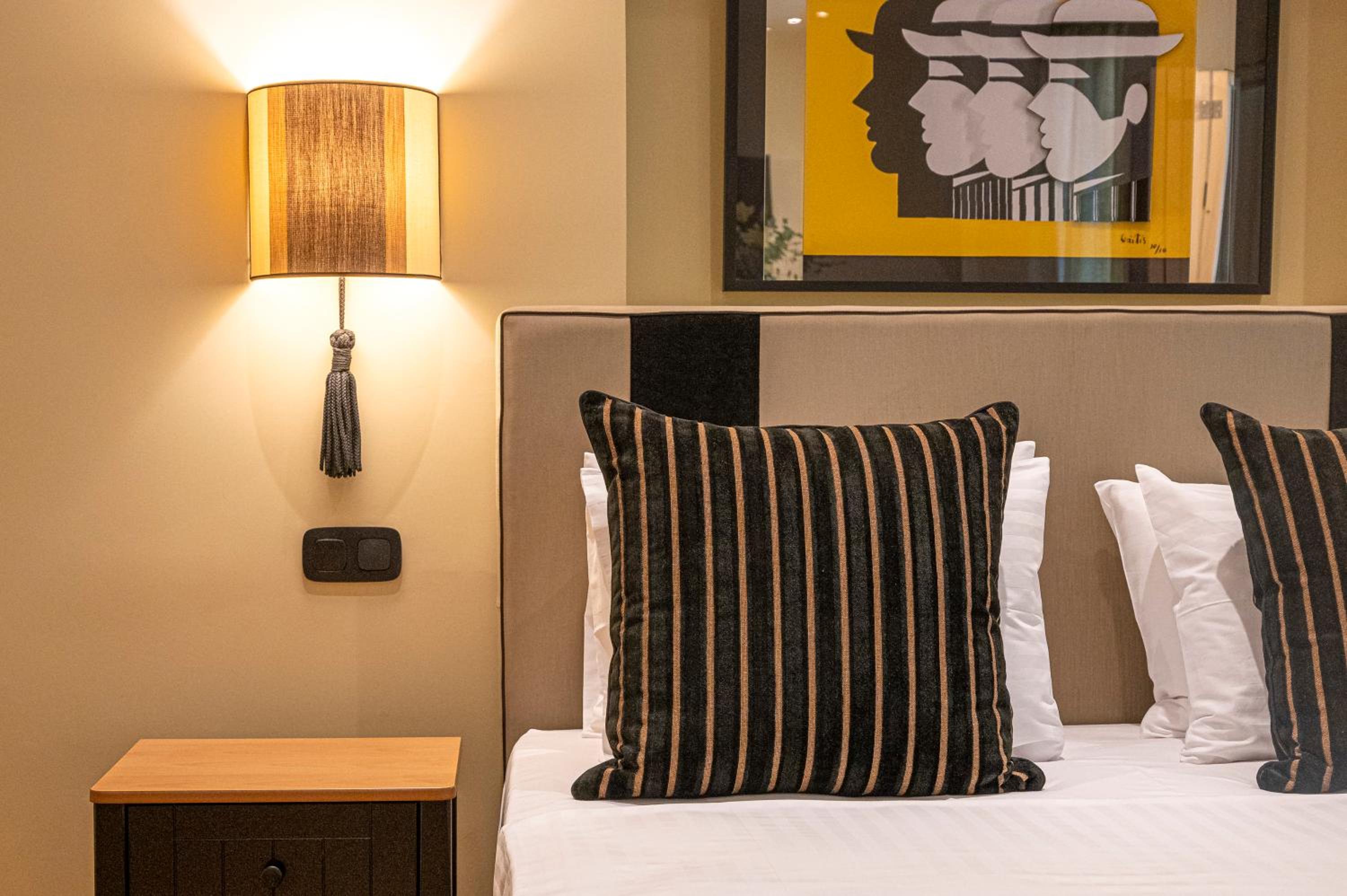 IPELHOME - Plaka Boutique Apartments