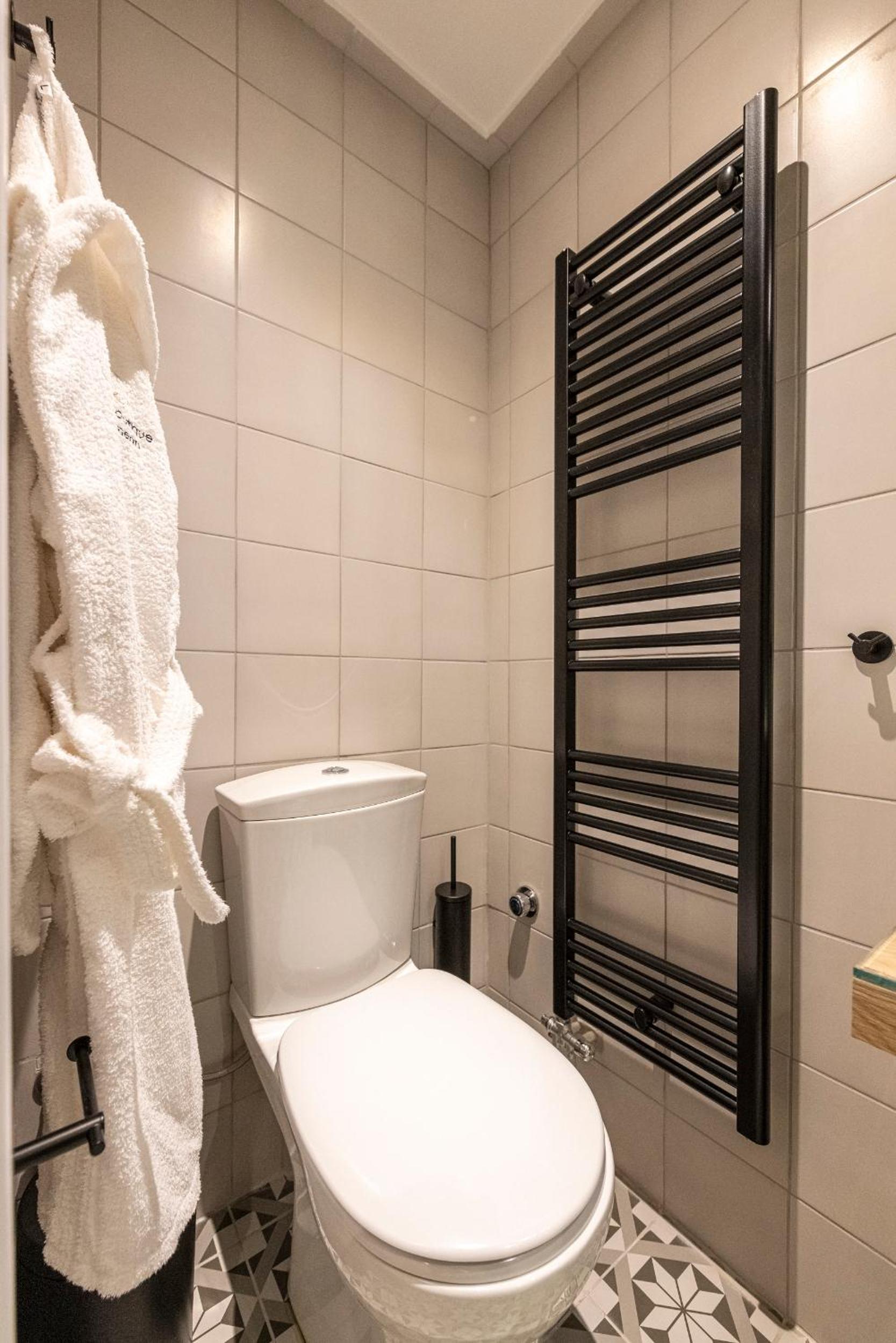 IPELHOME - Plaka Boutique Apartments
