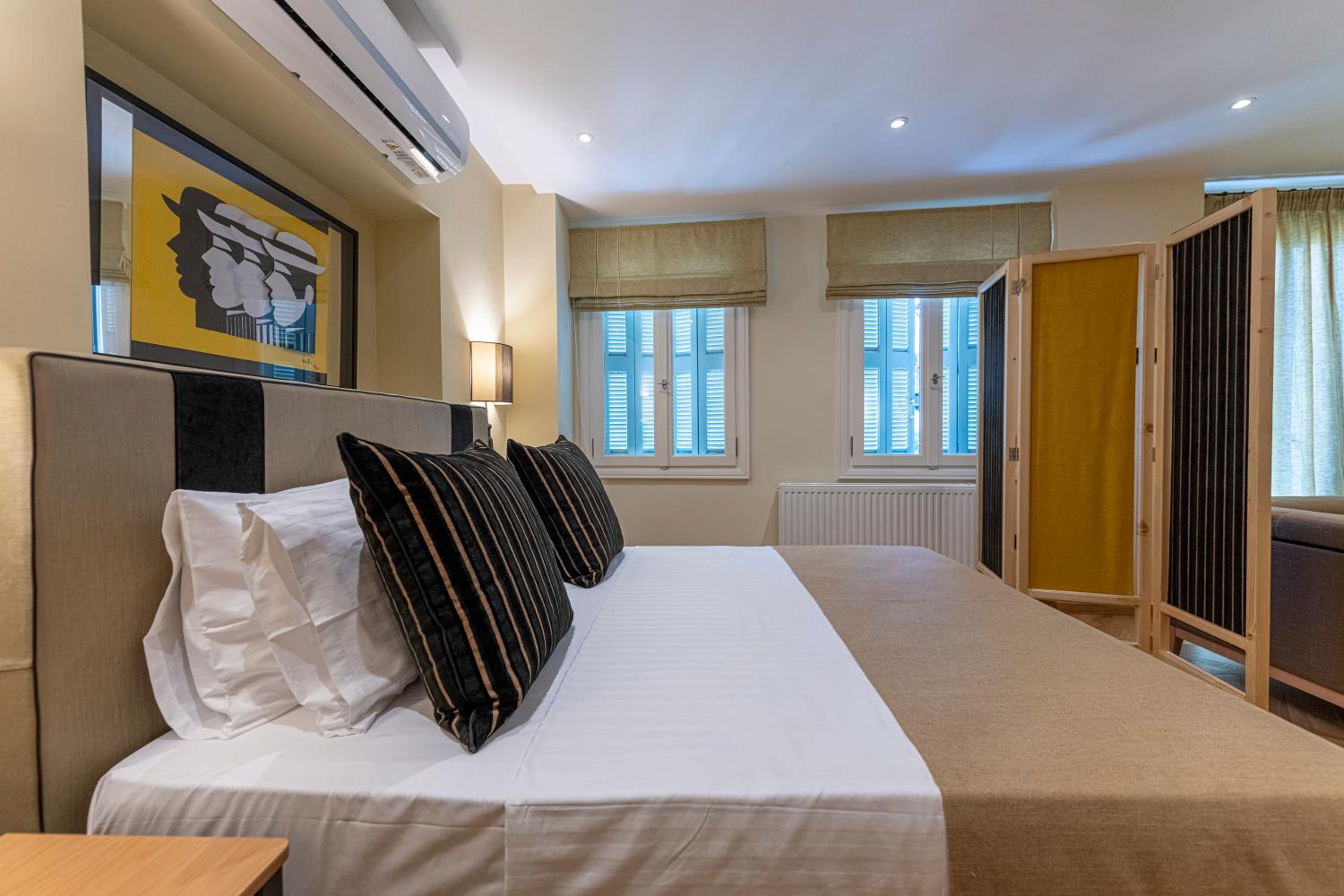 IPELHOME - Plaka Boutique Apartments