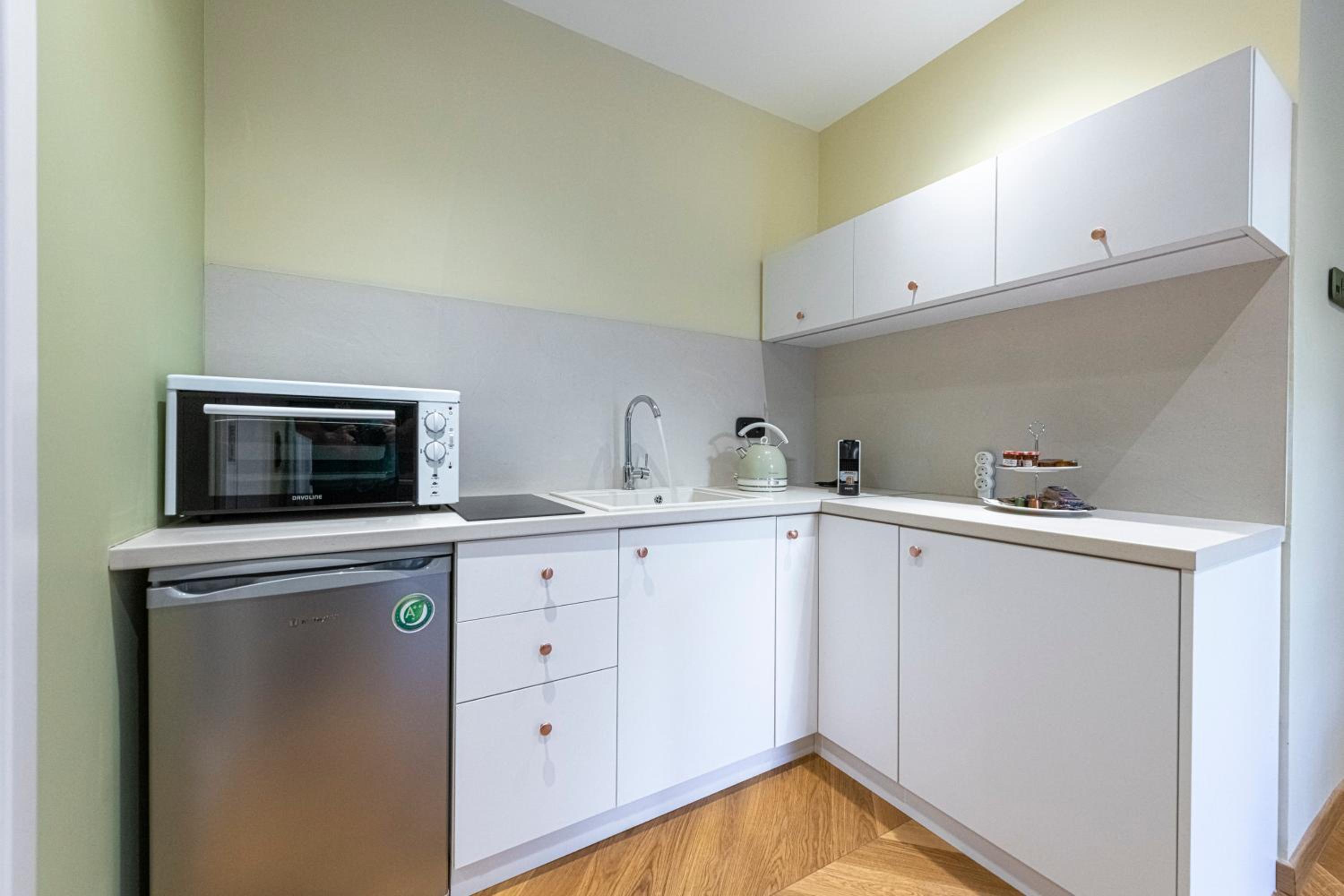 IPELHOME - Plaka Boutique Apartments