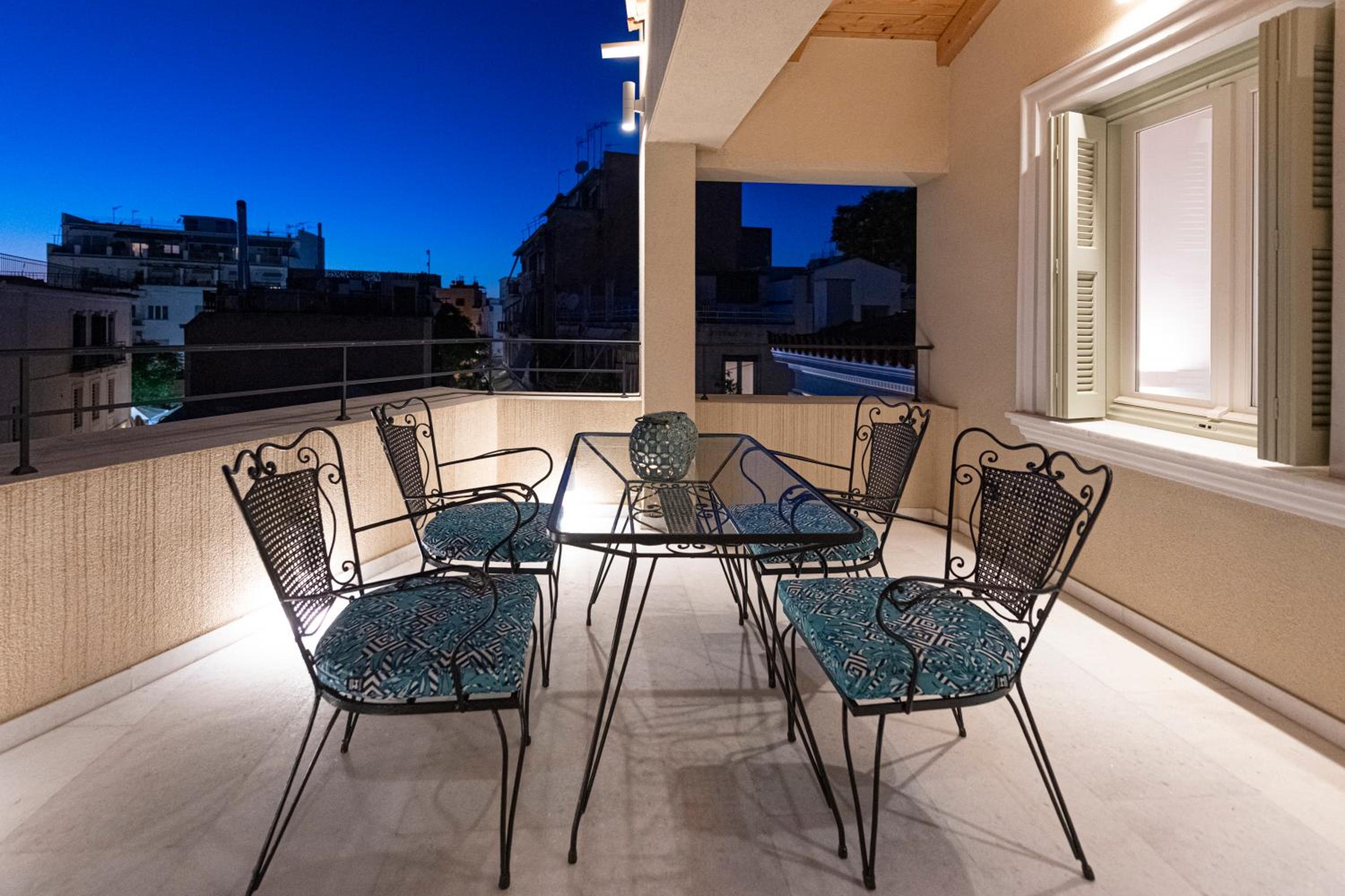 IPELHOME - Plaka Boutique Apartments