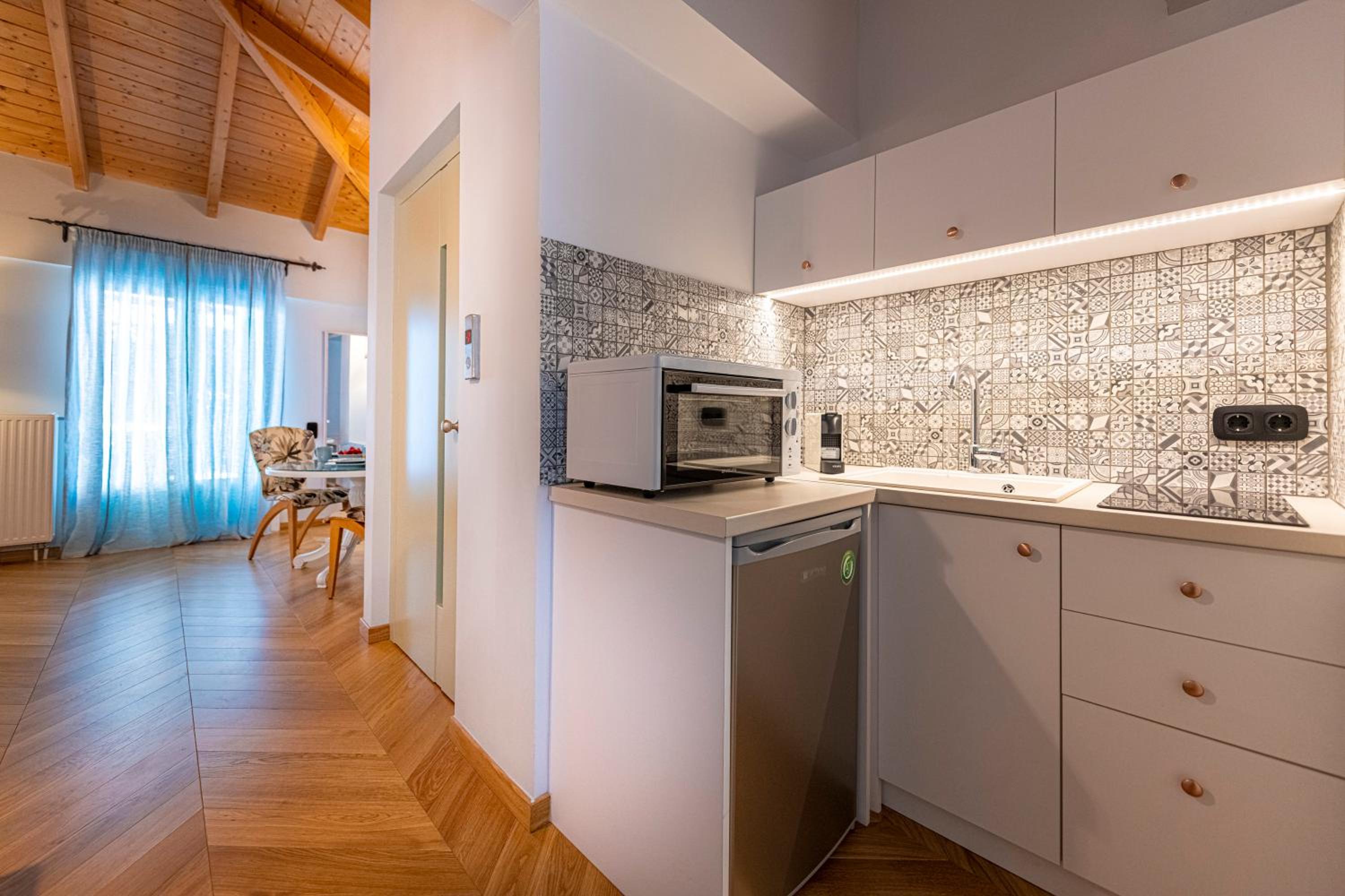 IPELHOME - Plaka Boutique Apartments