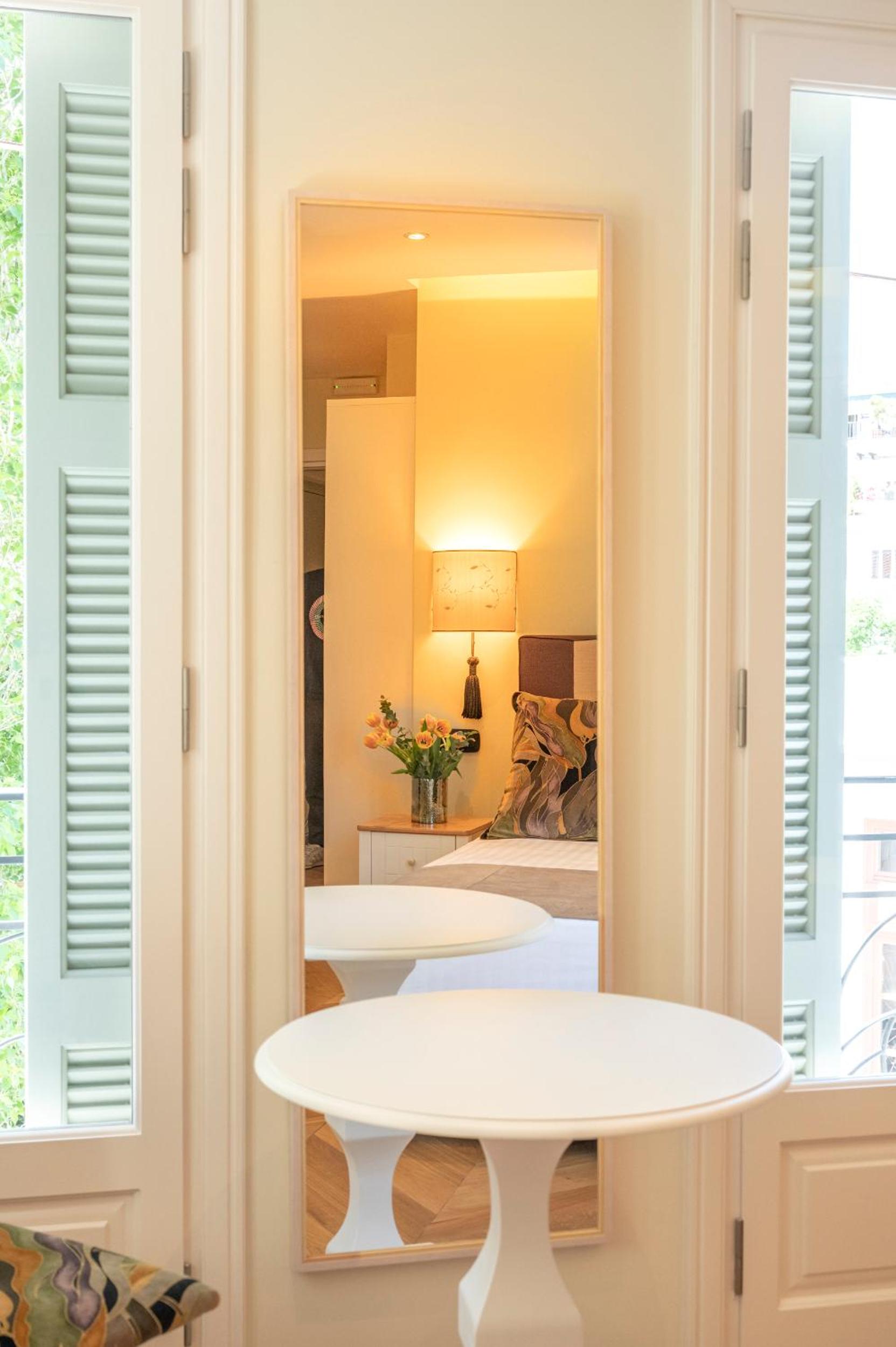 IPELHOME - Plaka Boutique Apartments