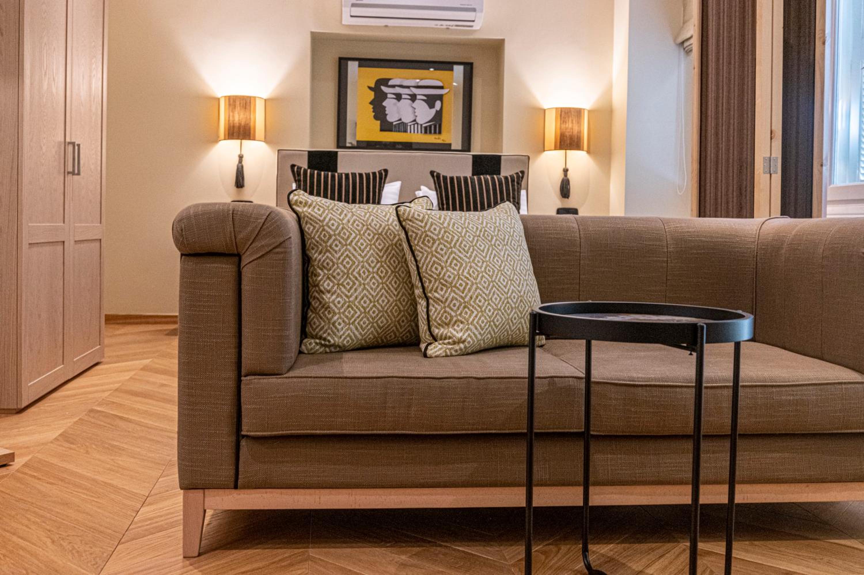 IPELHOME - Plaka Boutique Apartments