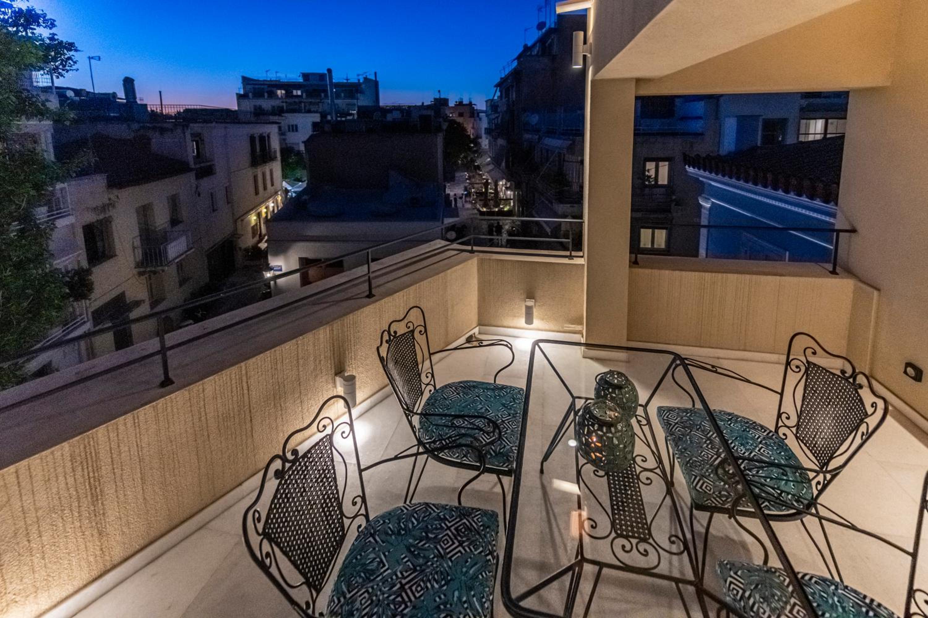 IPELHOME - Plaka Boutique Apartments