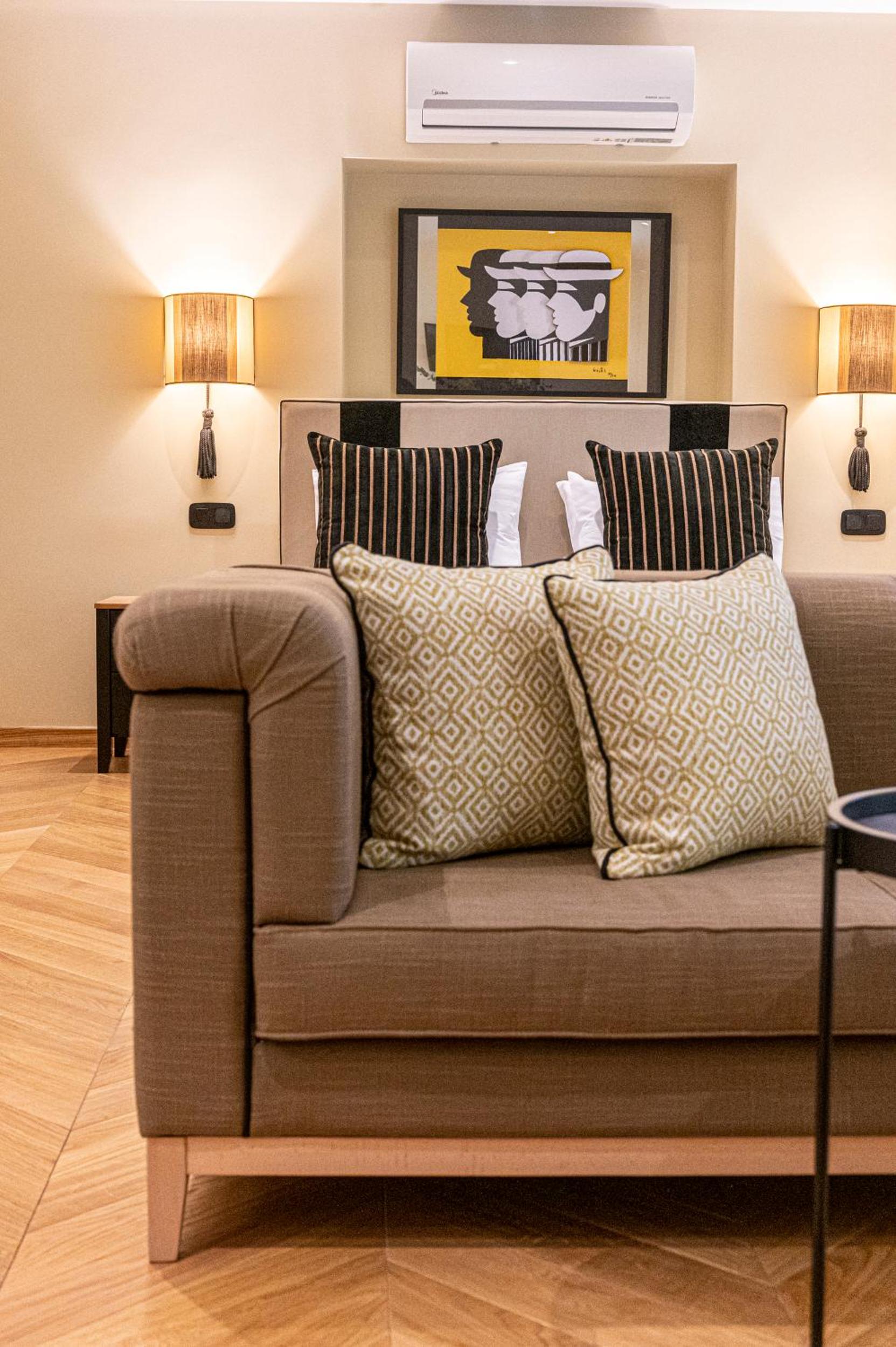 IPELHOME - Plaka Boutique Apartments