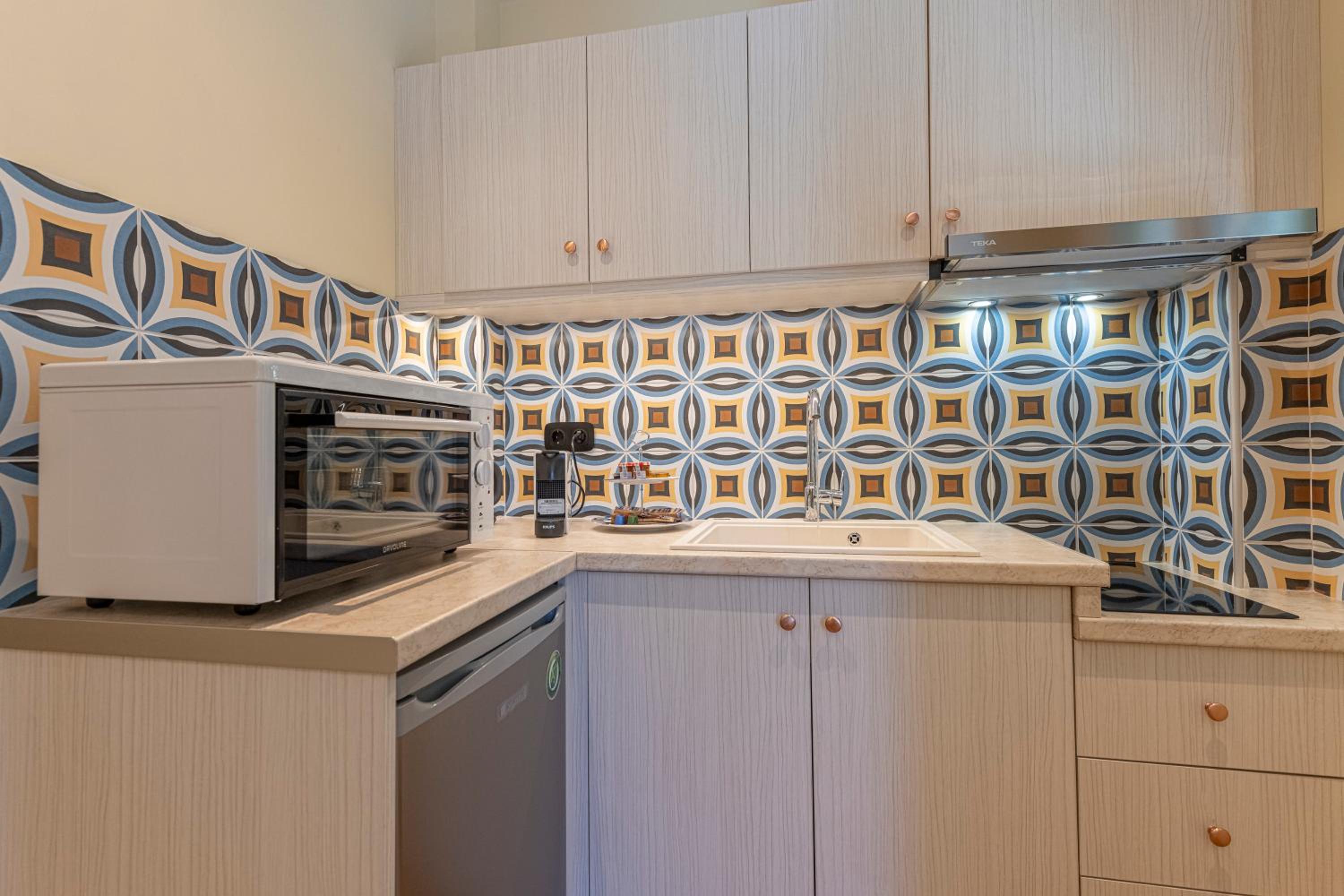IPELHOME - Plaka Boutique Apartments