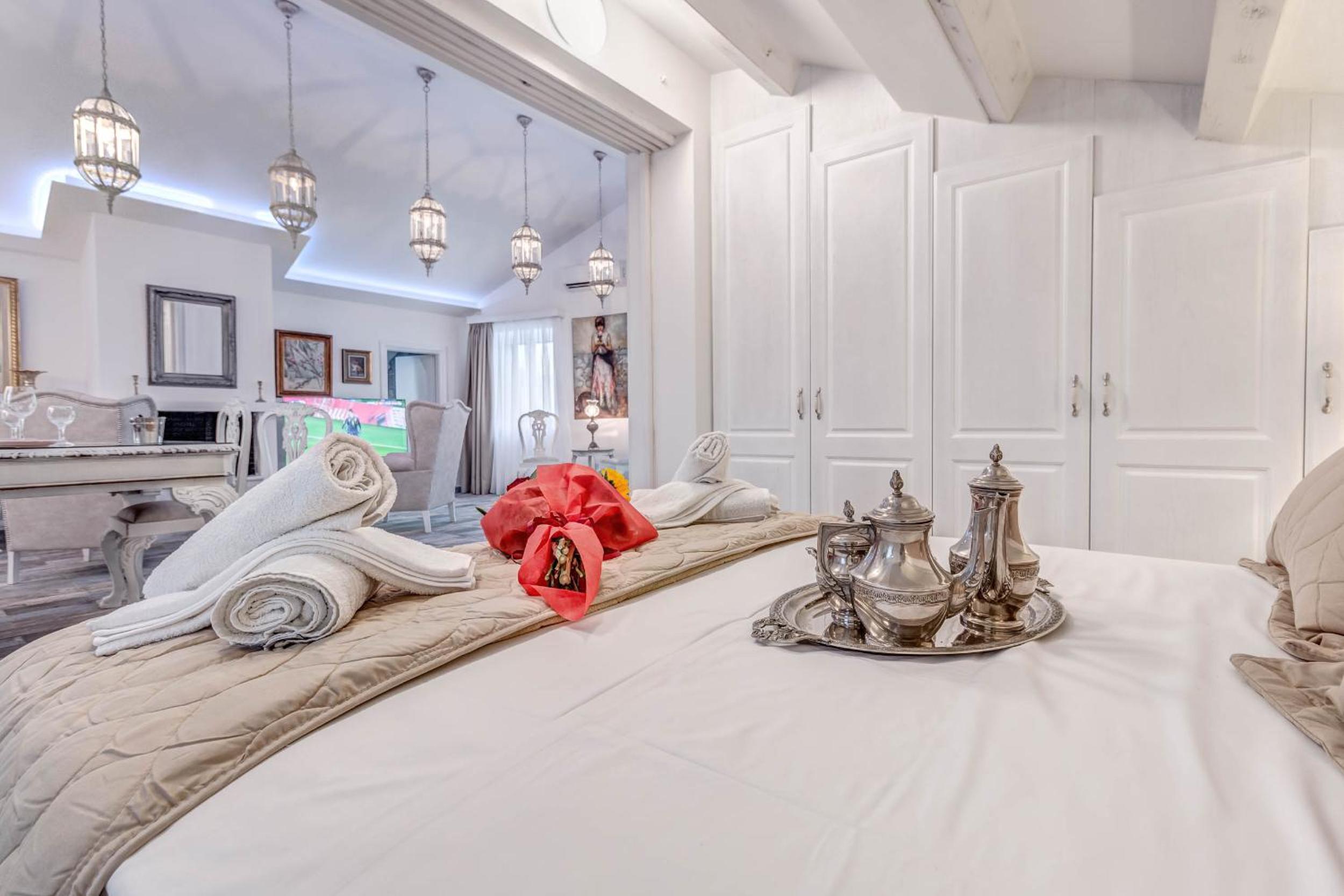 Coconella Suite