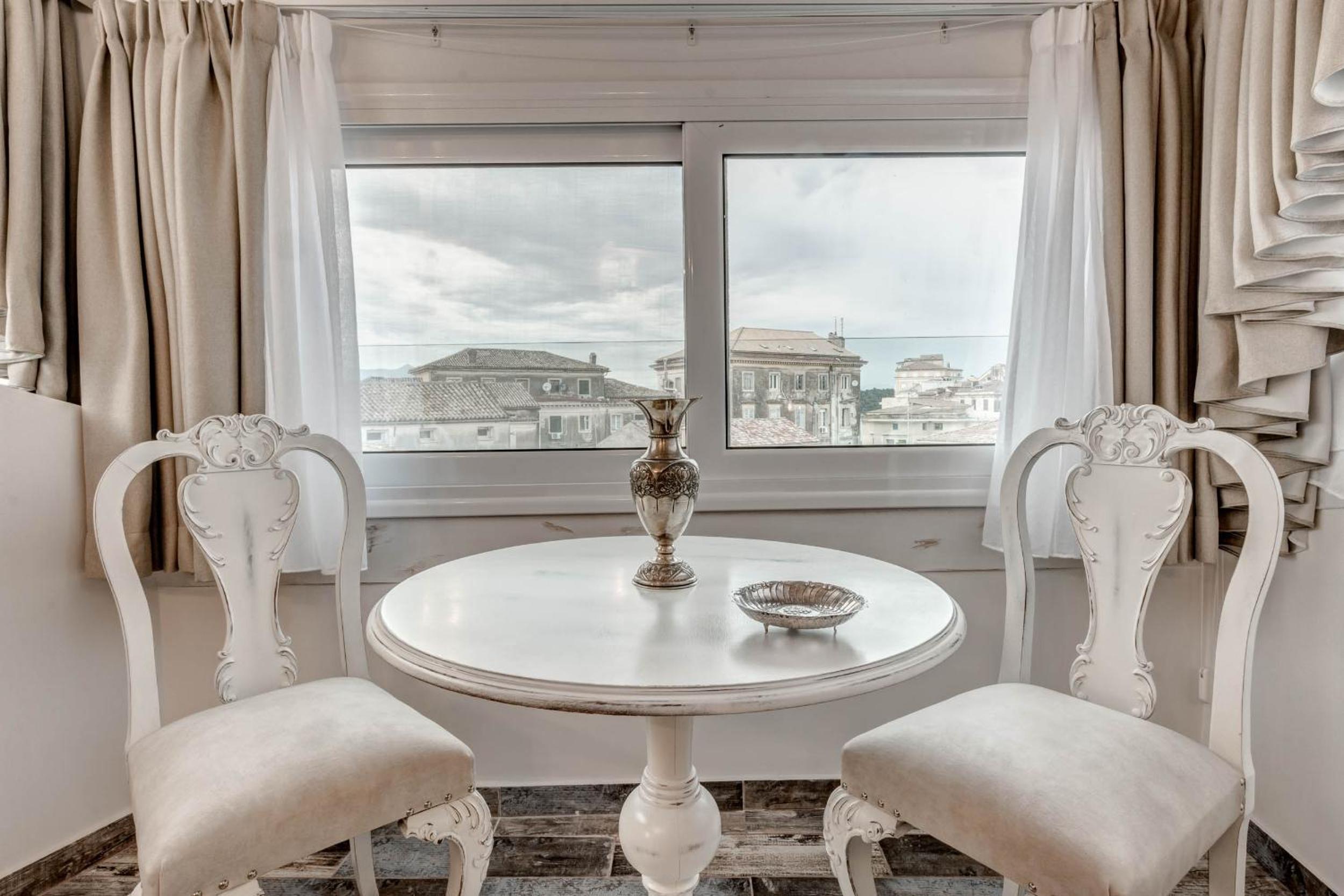 Coconella Suite