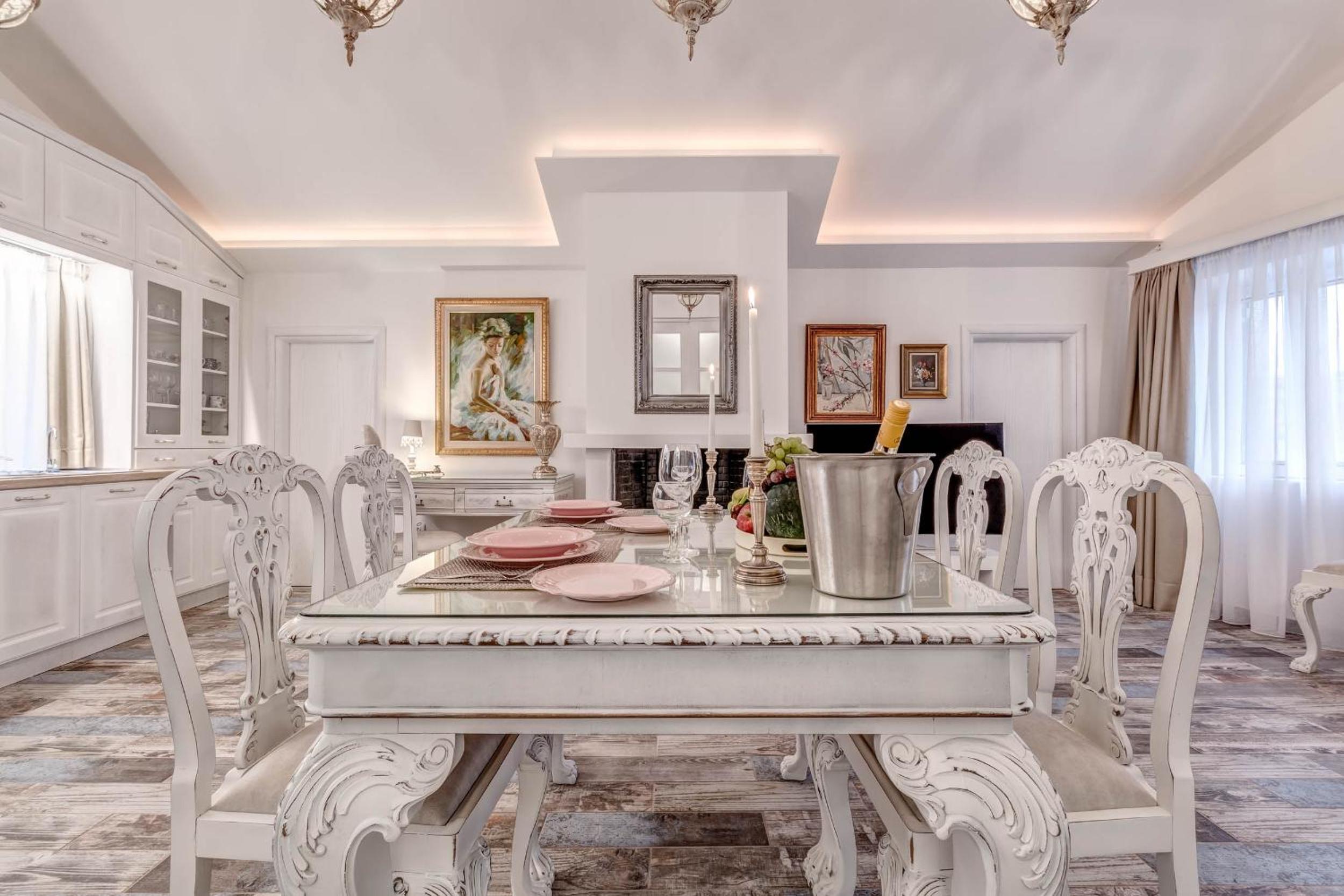 Coconella Suite