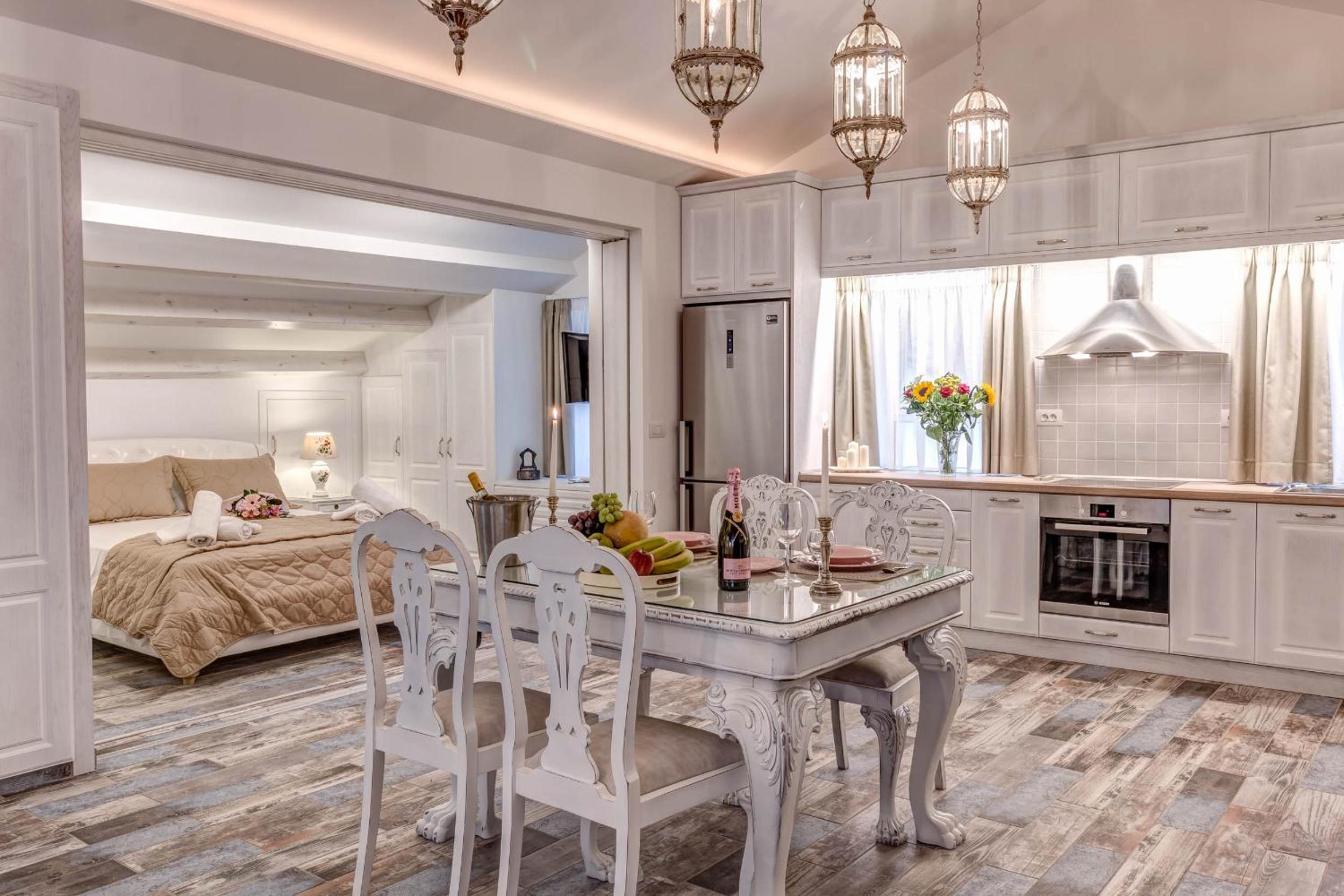 Coconella Suite