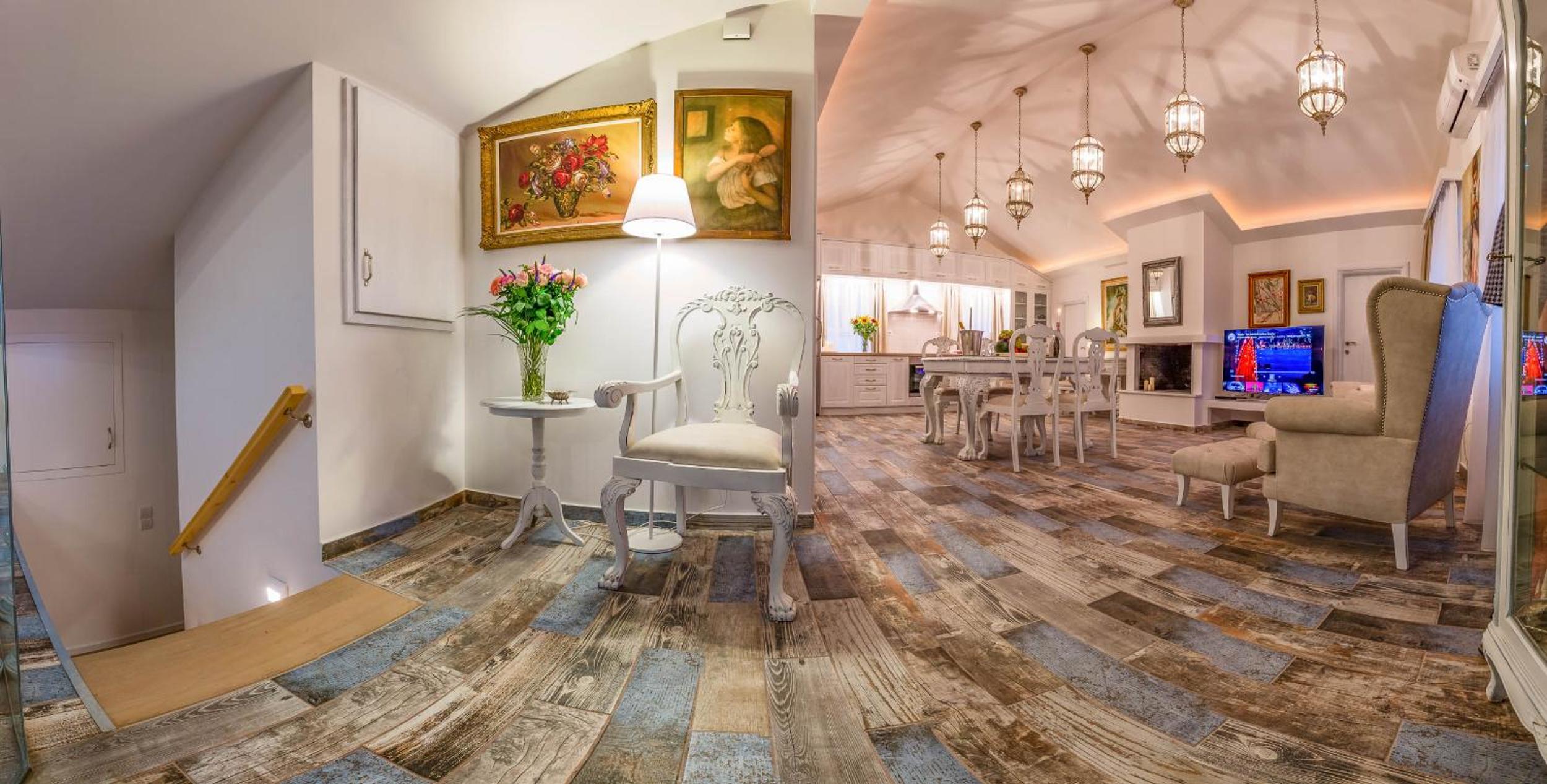 Coconella Suite