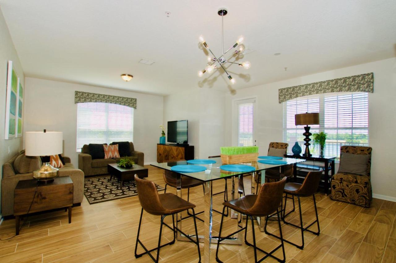 Vista Cay at Epic Universe - Luxury Lakeview 4 bedroom condo