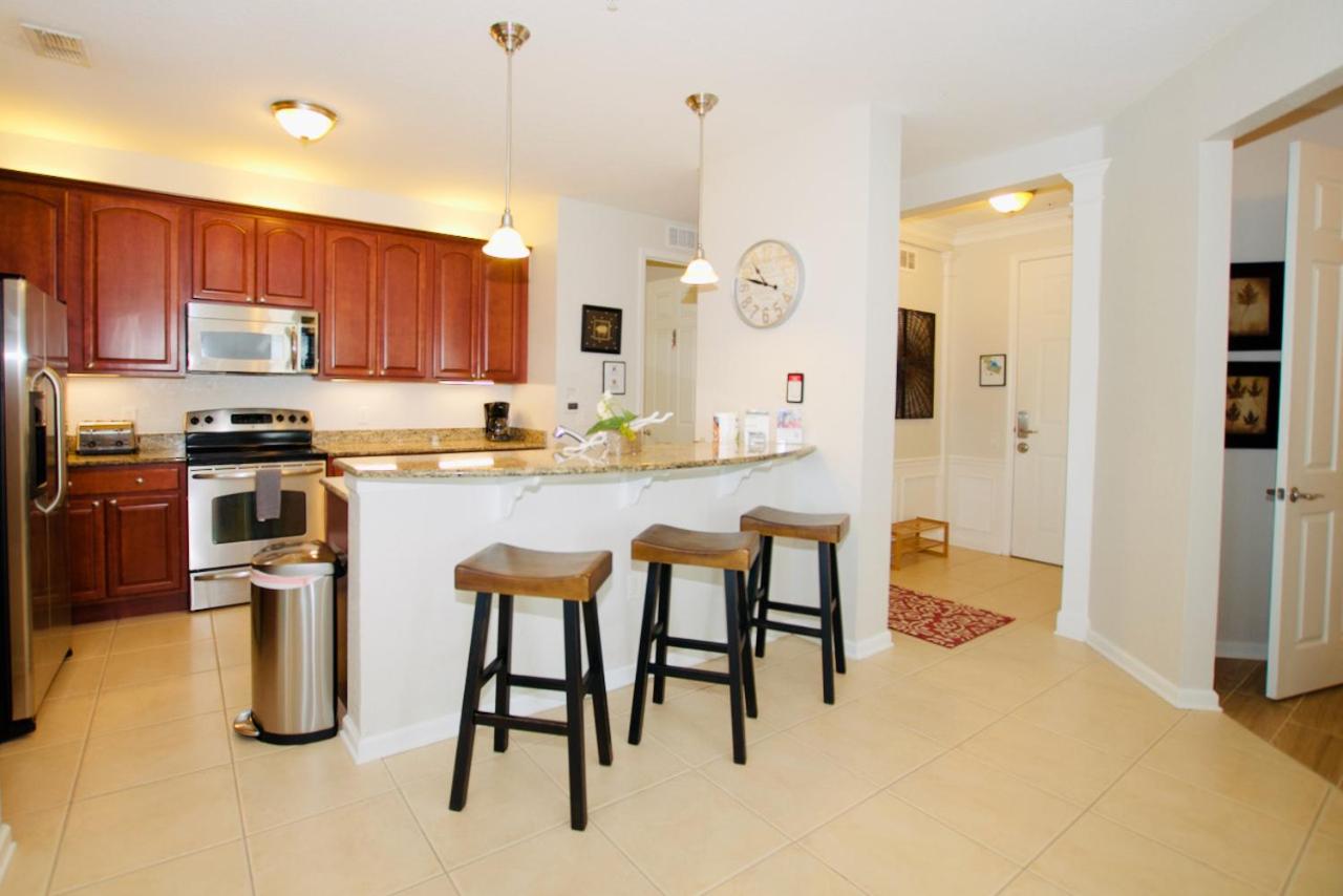 Vista Cay at Epic Universe - Luxury Lakeview 4 bedroom condo