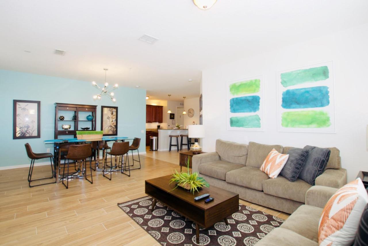 Vista Cay at Epic Universe - Luxury Lakeview 4 bedroom condo