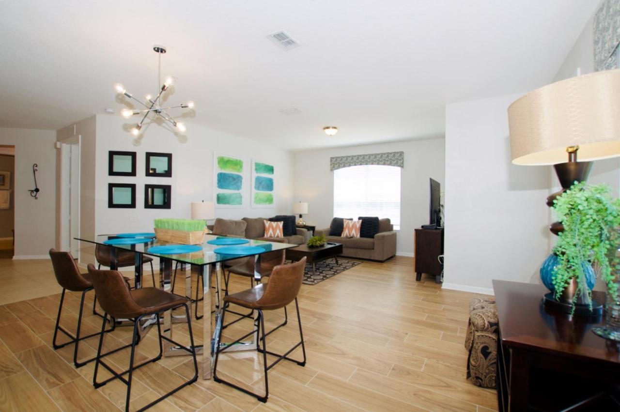 Vista Cay at Epic Universe - Luxury Lakeview 4 bedroom condo