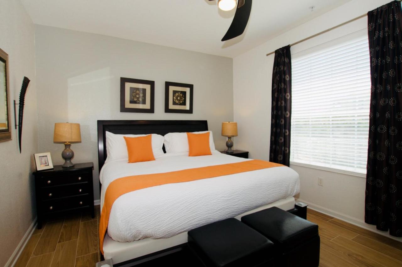 Vista Cay at Epic Universe - Luxury Lakeview 4 bedroom condo