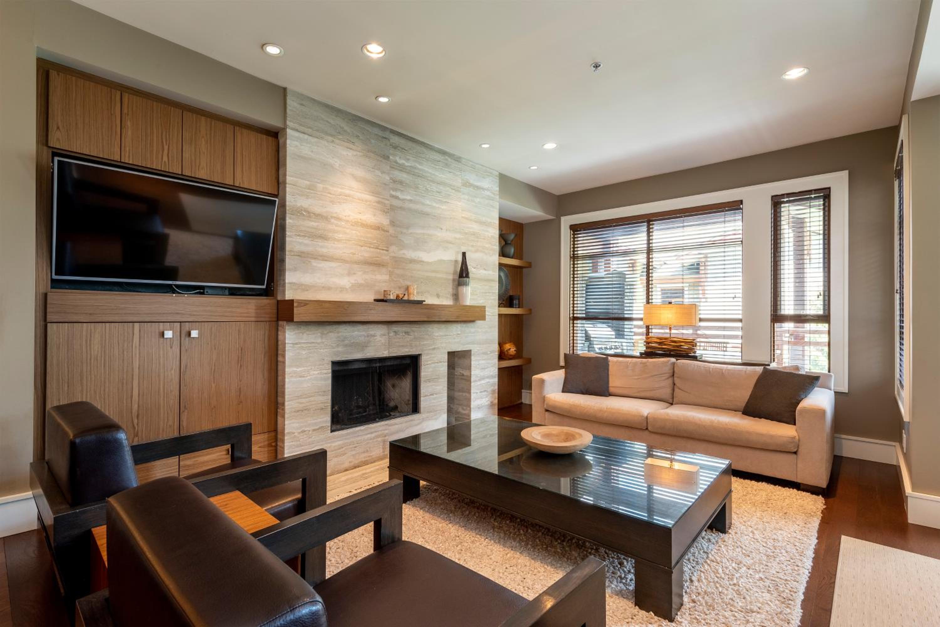 Fitzsimmons Walk Deluxe Townhome with Private Hot Tub Village Walking Distance