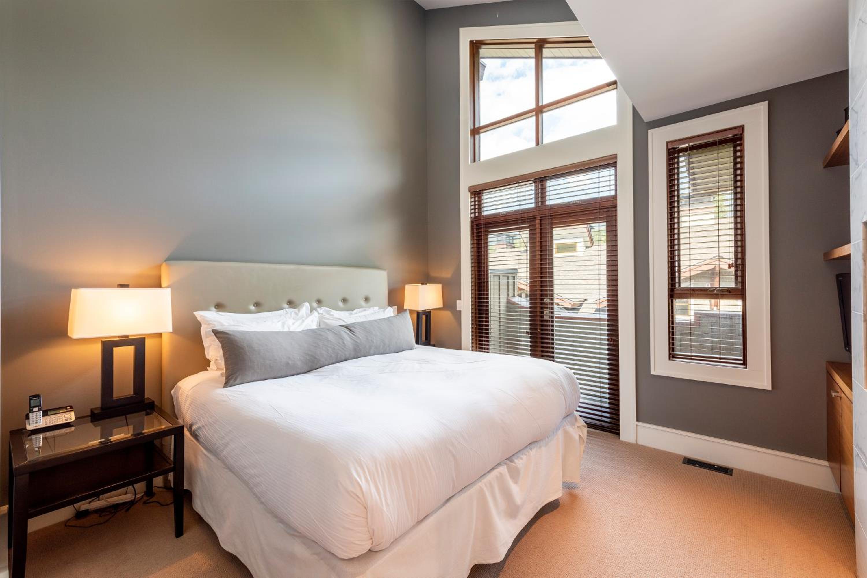 Fitzsimmons Walk Deluxe Townhome with Private Hot Tub Village Walking Distance