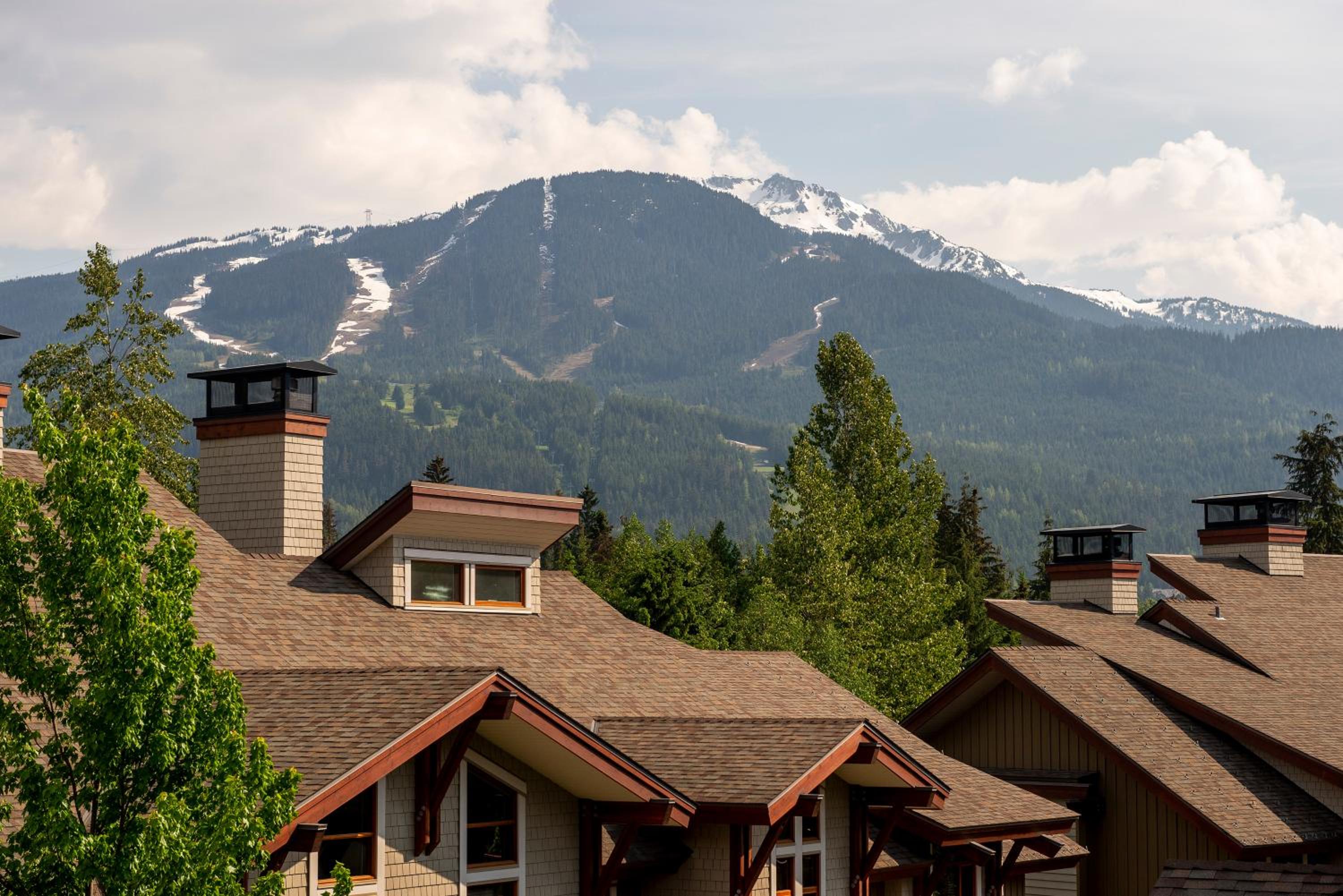 Fitzsimmons Walk Deluxe Townhome with Private Hot Tub Village Walking Distance