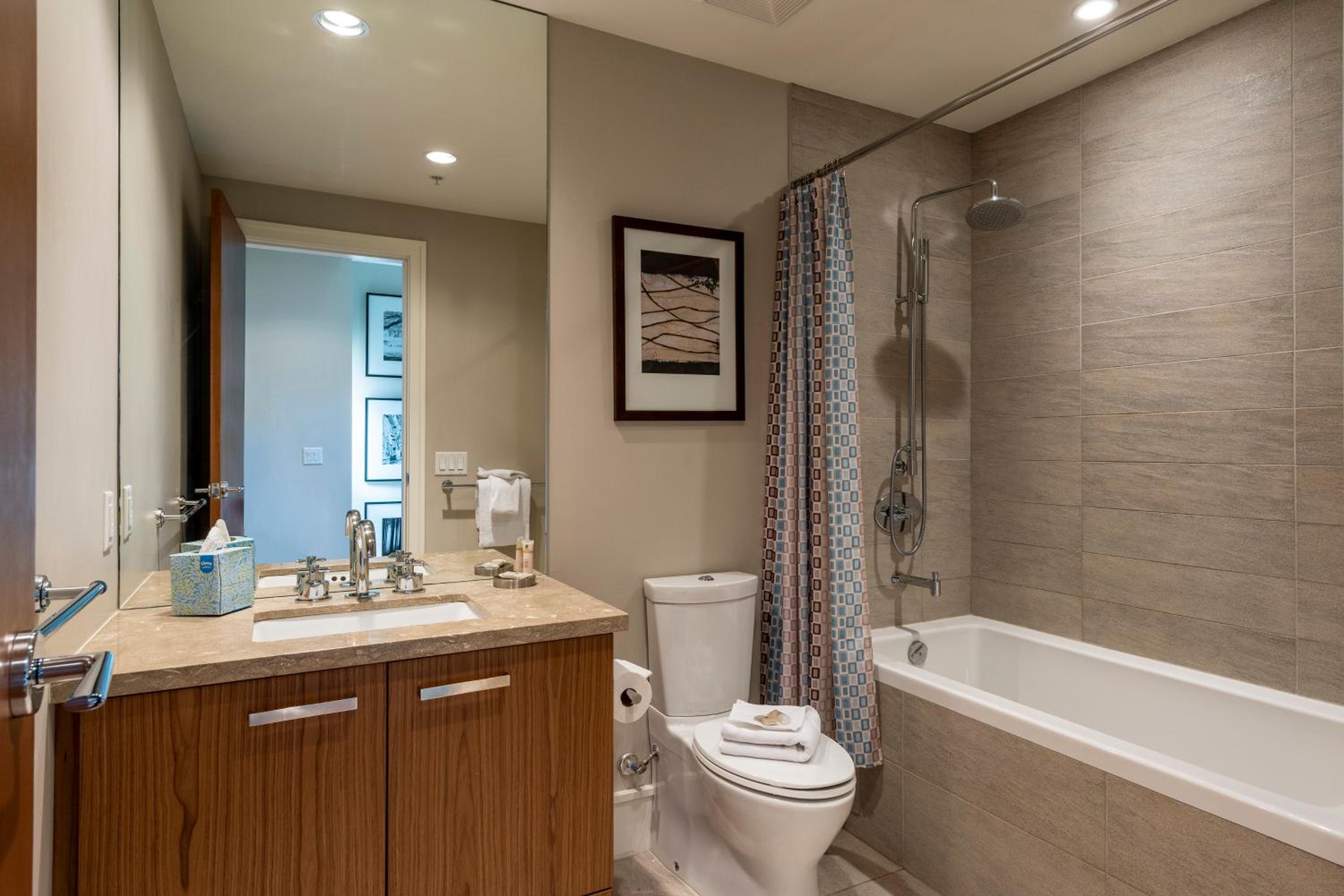 Fitzsimmons Walk Deluxe Townhome with Private Hot Tub Village Walking Distance