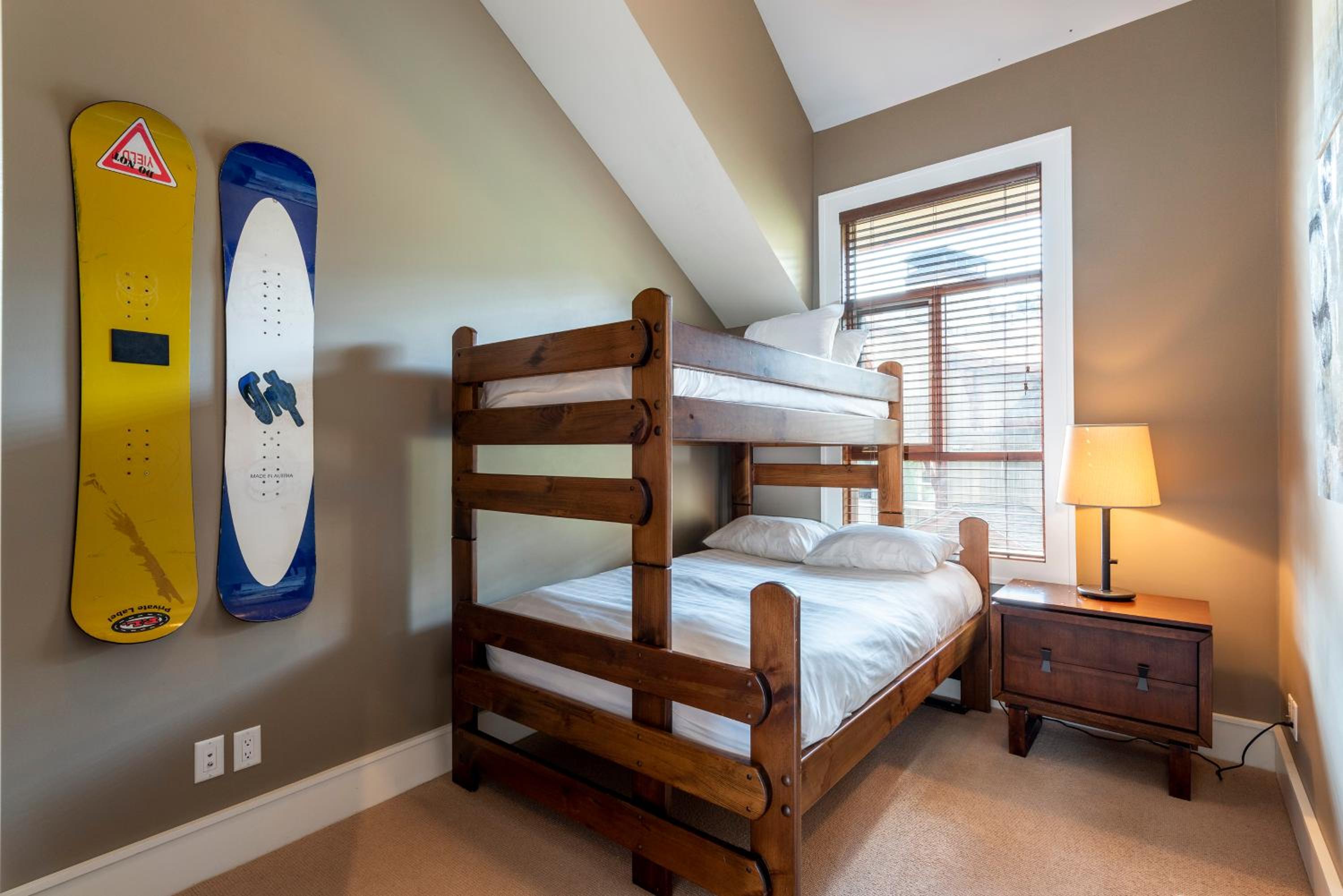 Fitzsimmons Walk Deluxe Townhome with Private Hot Tub Village Walking Distance