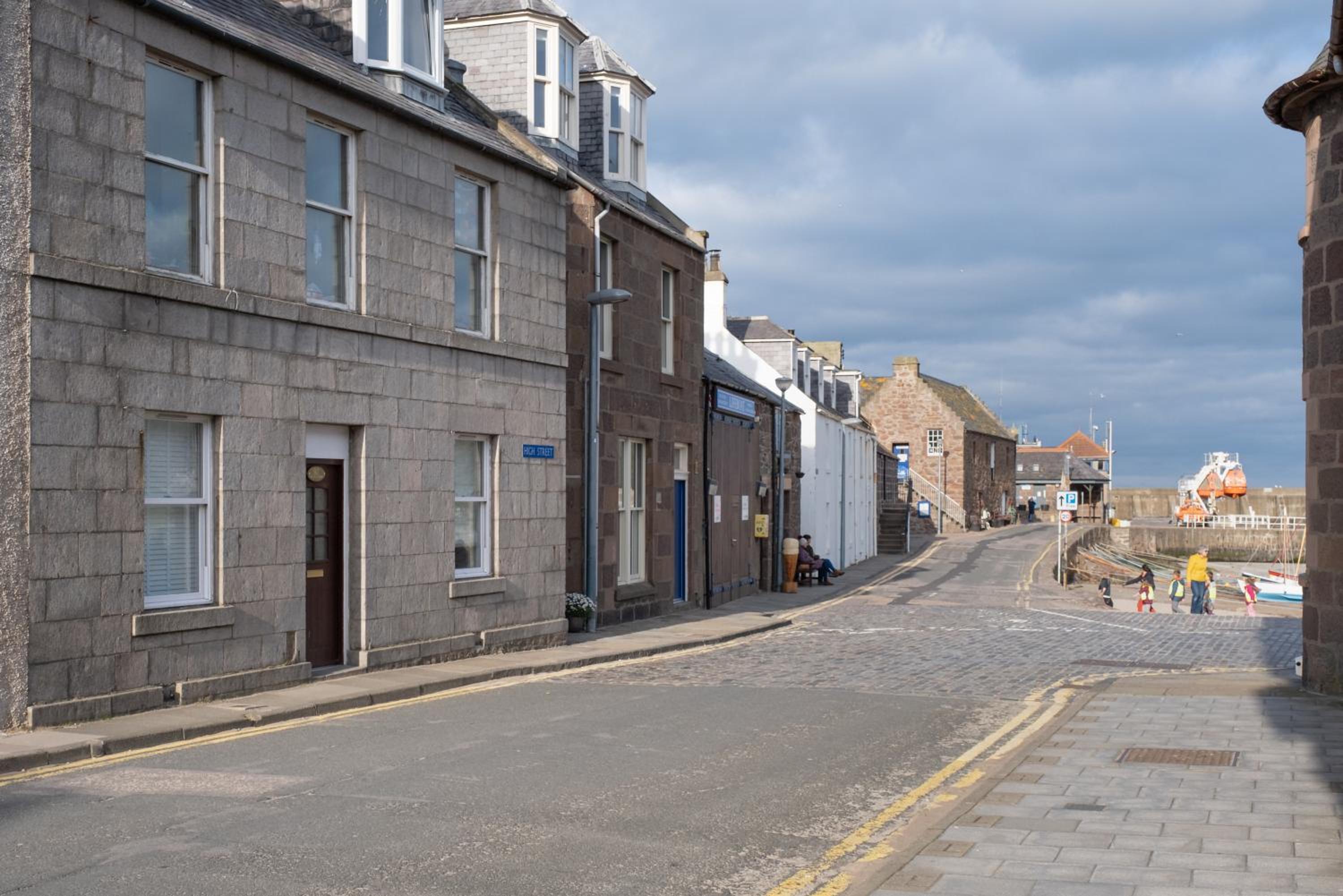 Stonehaven ground floor home with a spectacular harbour view. view 2