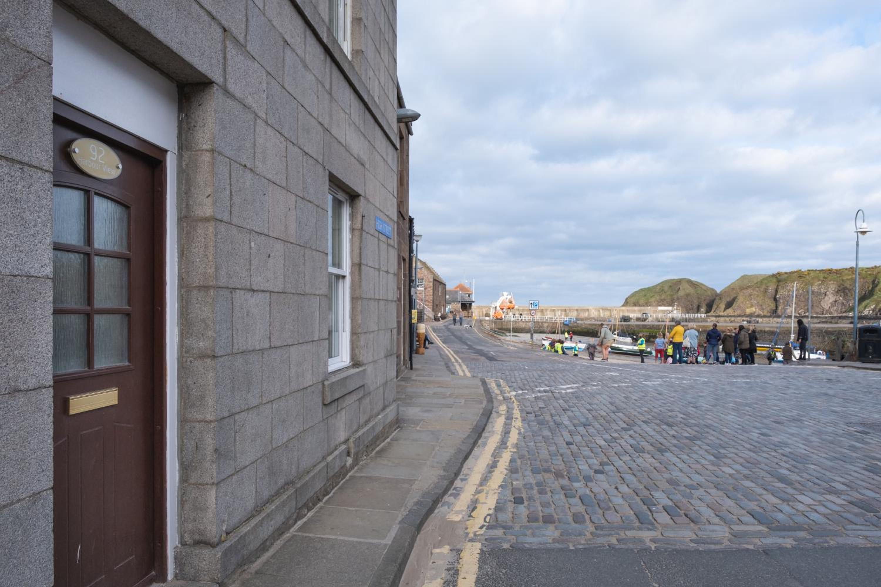 Stonehaven ground floor home with a spectacular harbour view. view 3