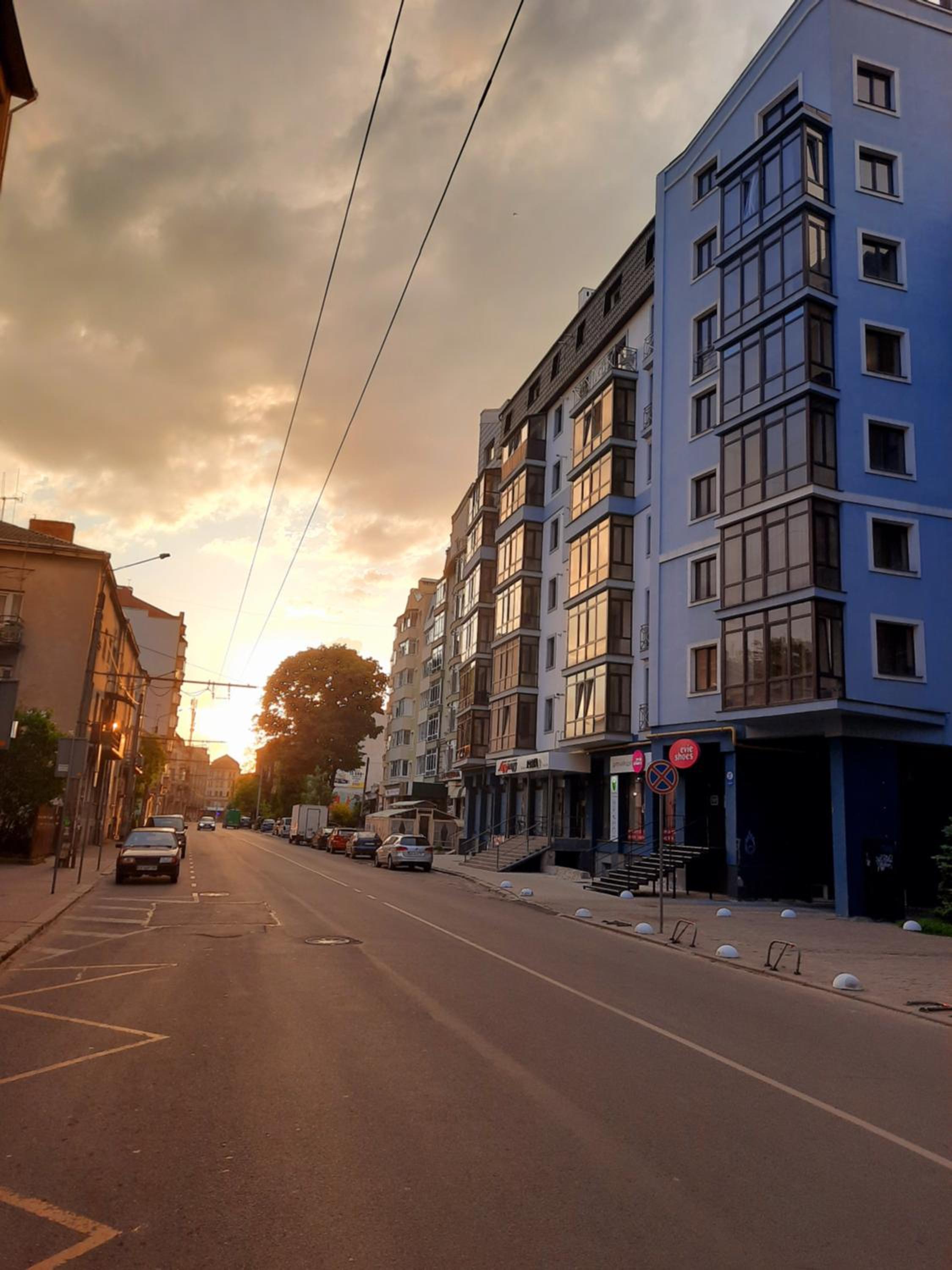 НОВІ квартири біля вокзалу ІФ "ХОЧУ ЦЮ" view 2