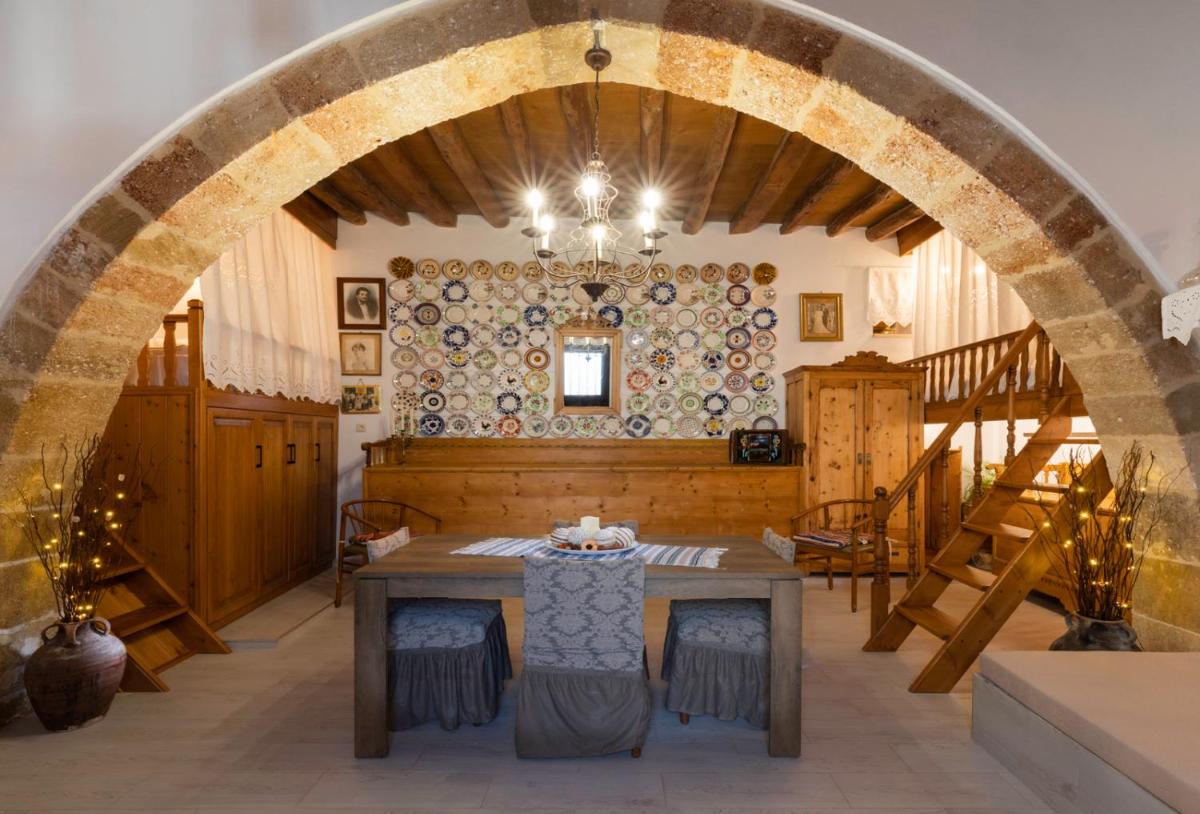 ''FINIO'' TRADITIONAL HOUSE photo 1