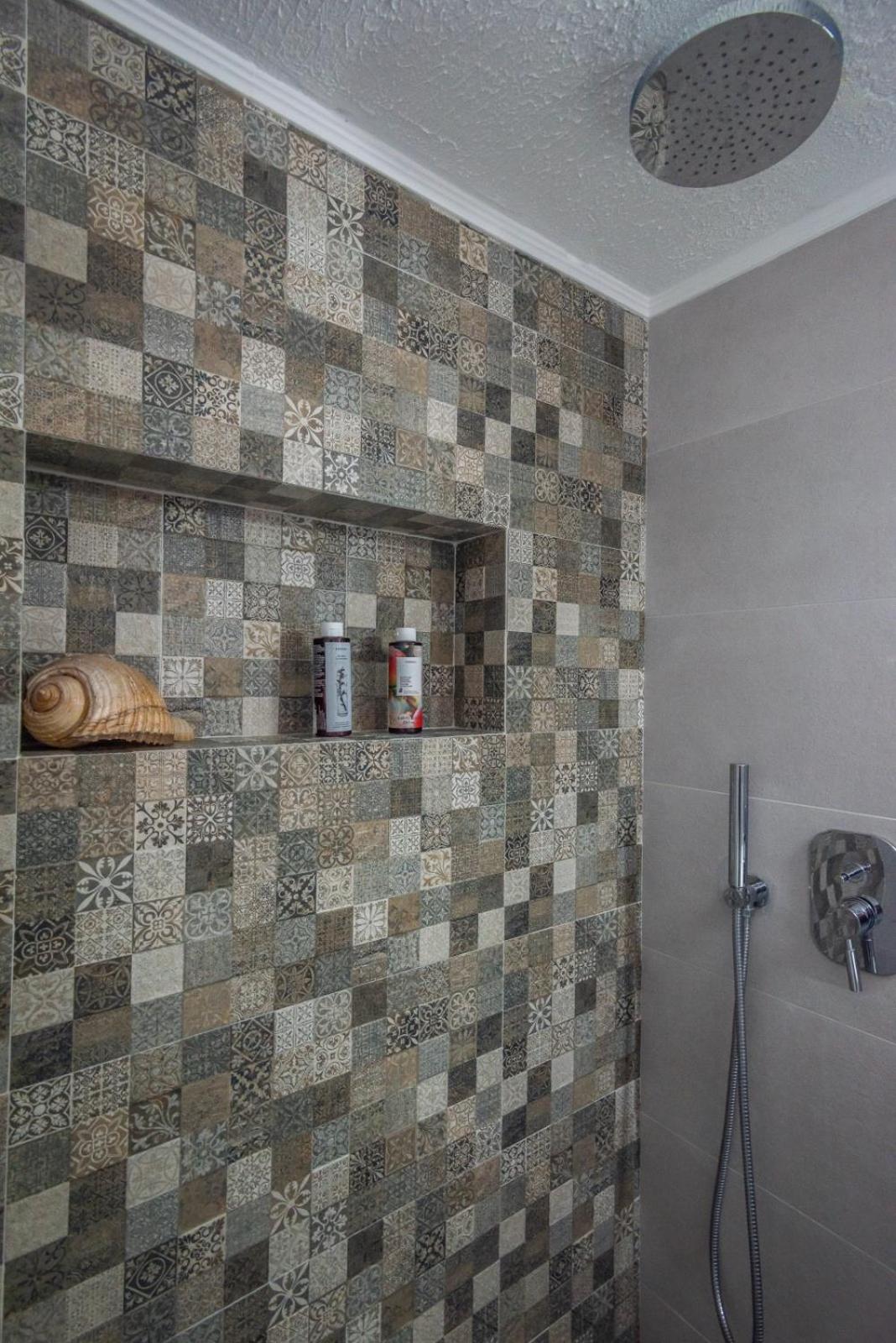 Mandrakia Bliss House
