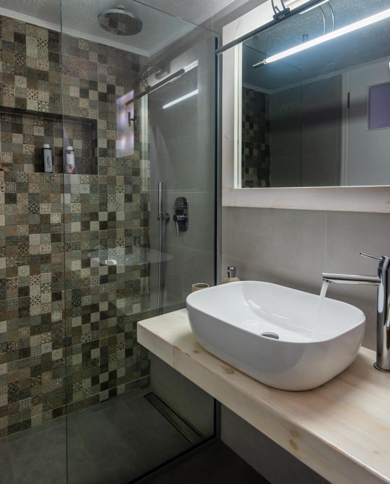 Mandrakia Bliss House