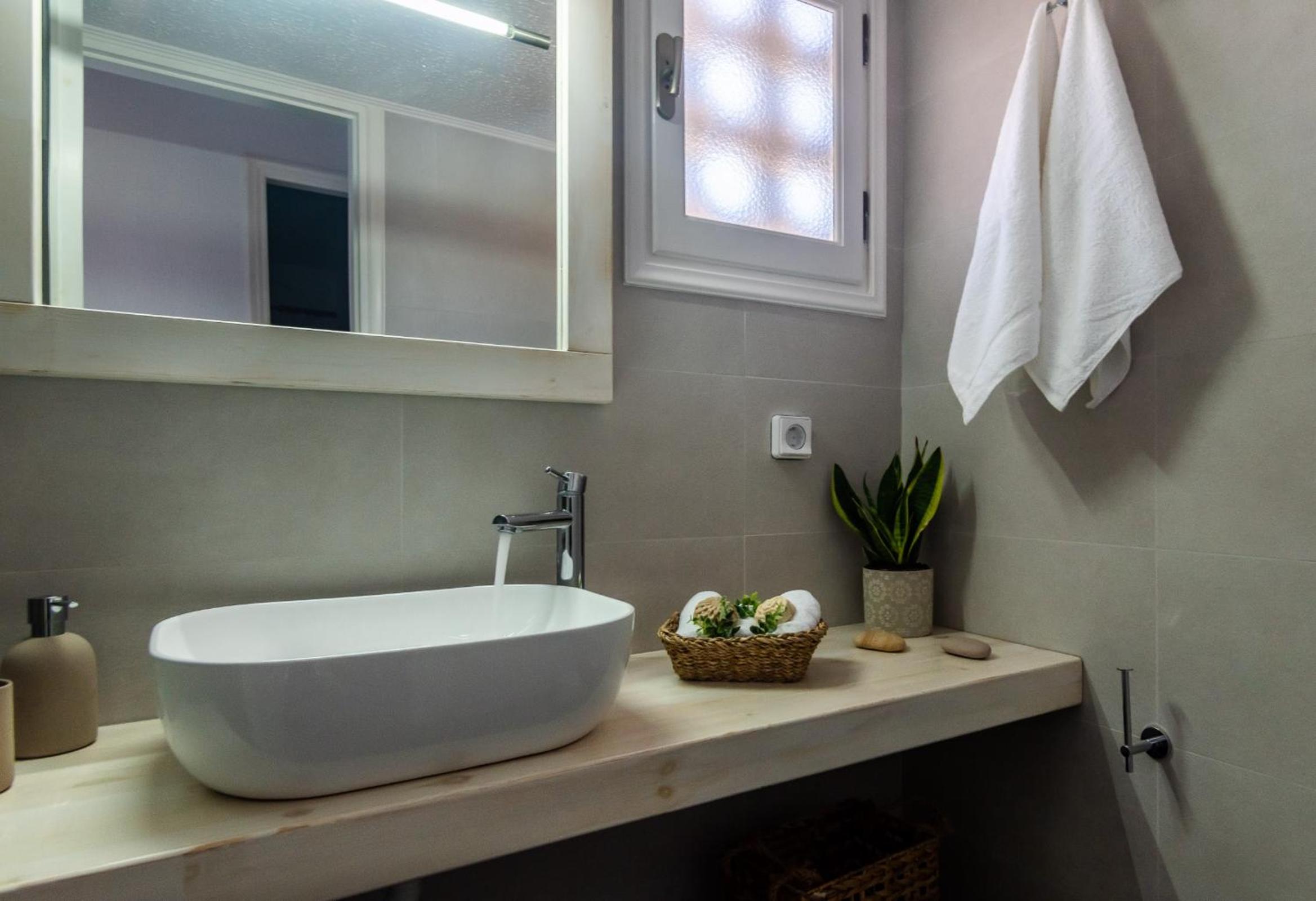Mandrakia Bliss House