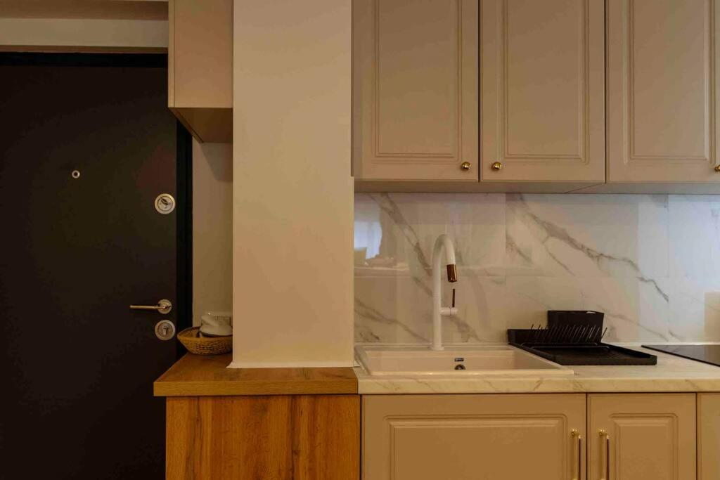 Stunning Views 2BR Intercontinental Flat view 4