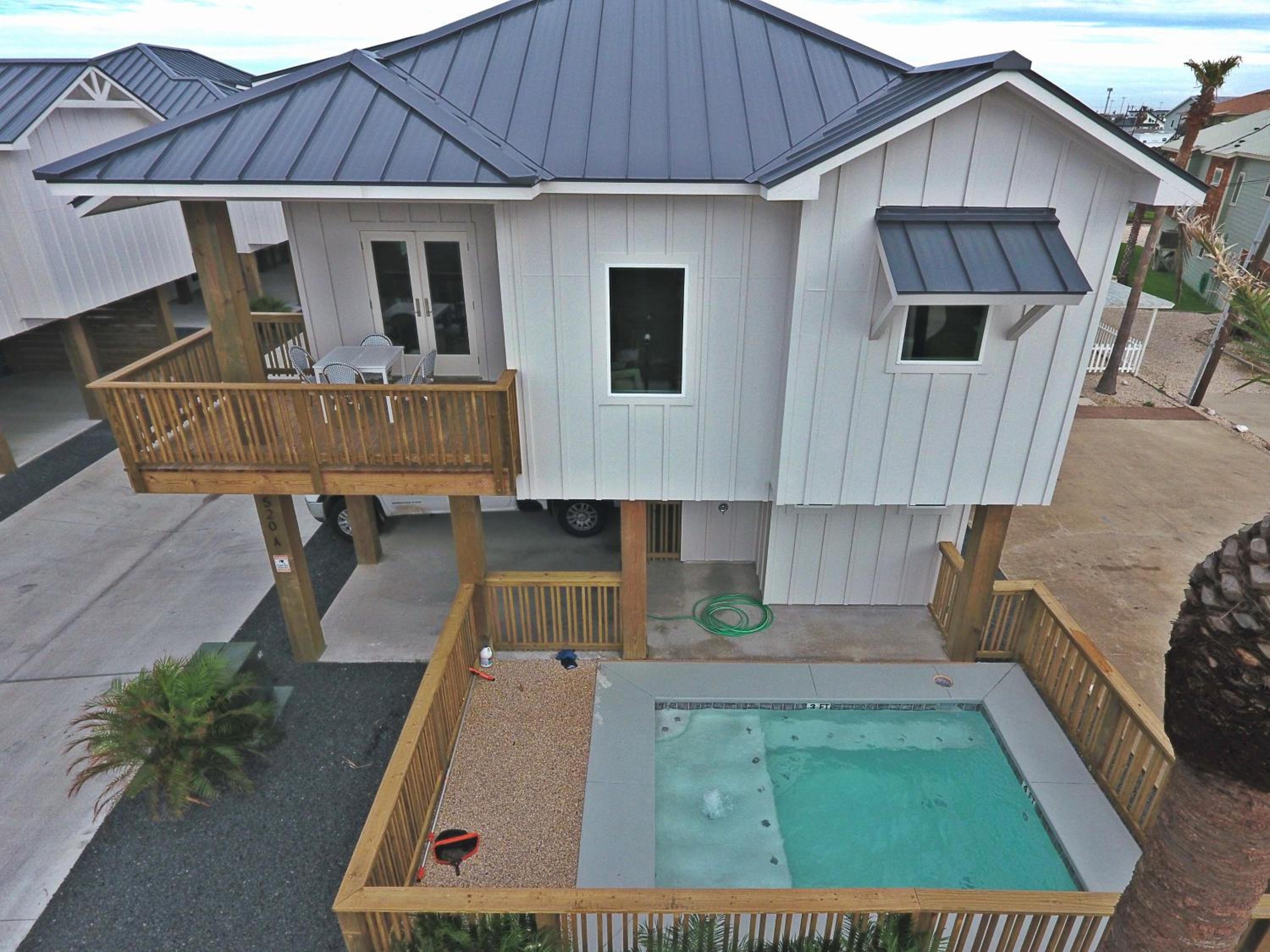 Gulf-View, New-Build w/ Pool, & EV Charging view 4