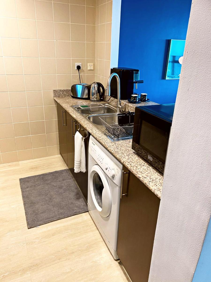 Beautiful Close to Beach Dubai Marina Apartment