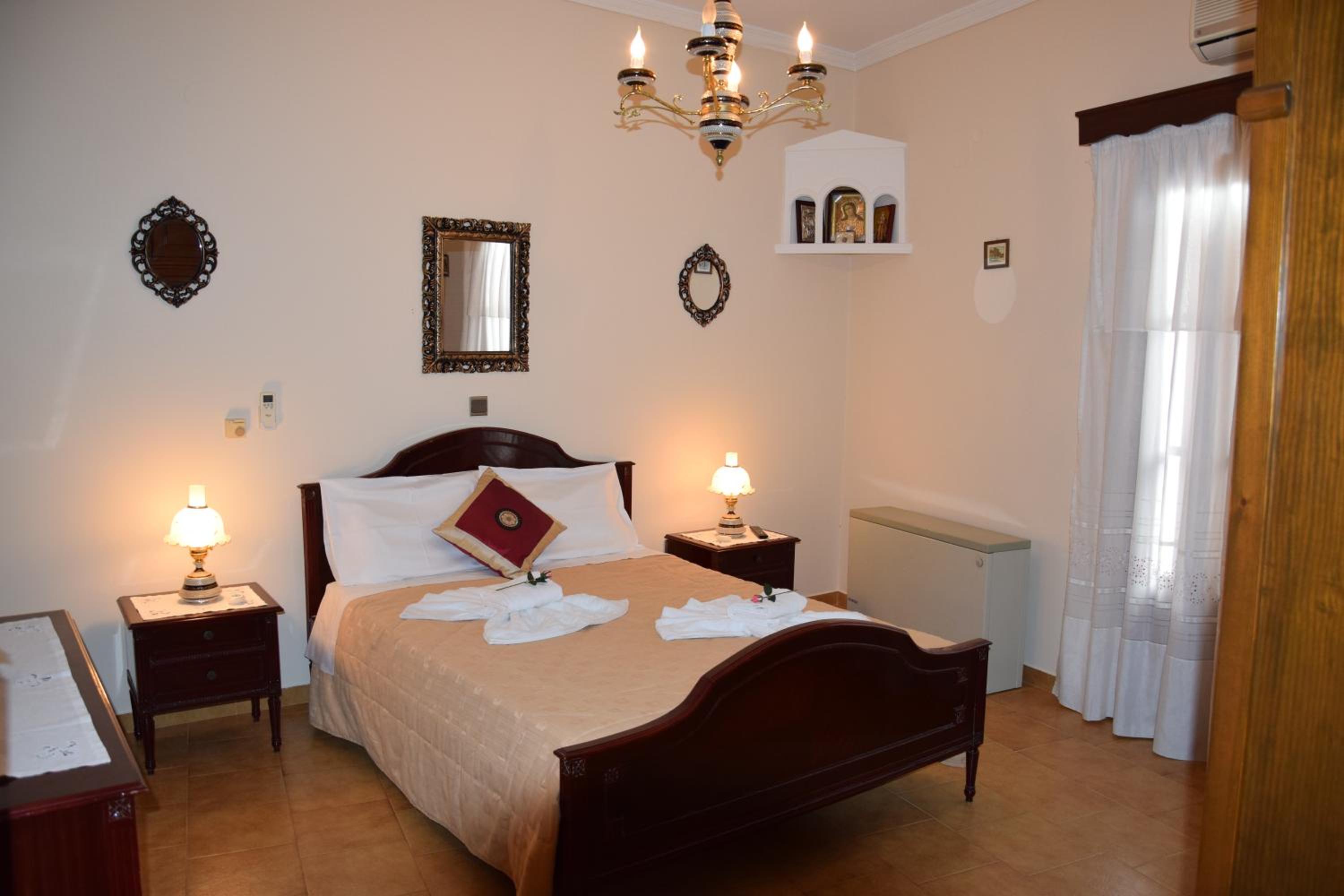 Naoussa Center Cycladic House
