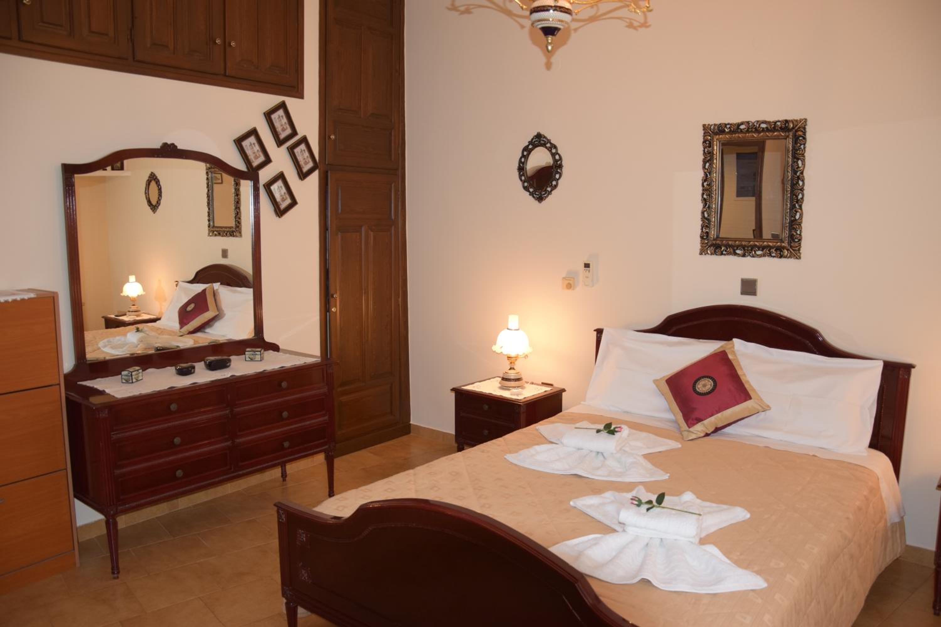Naoussa Center Cycladic House