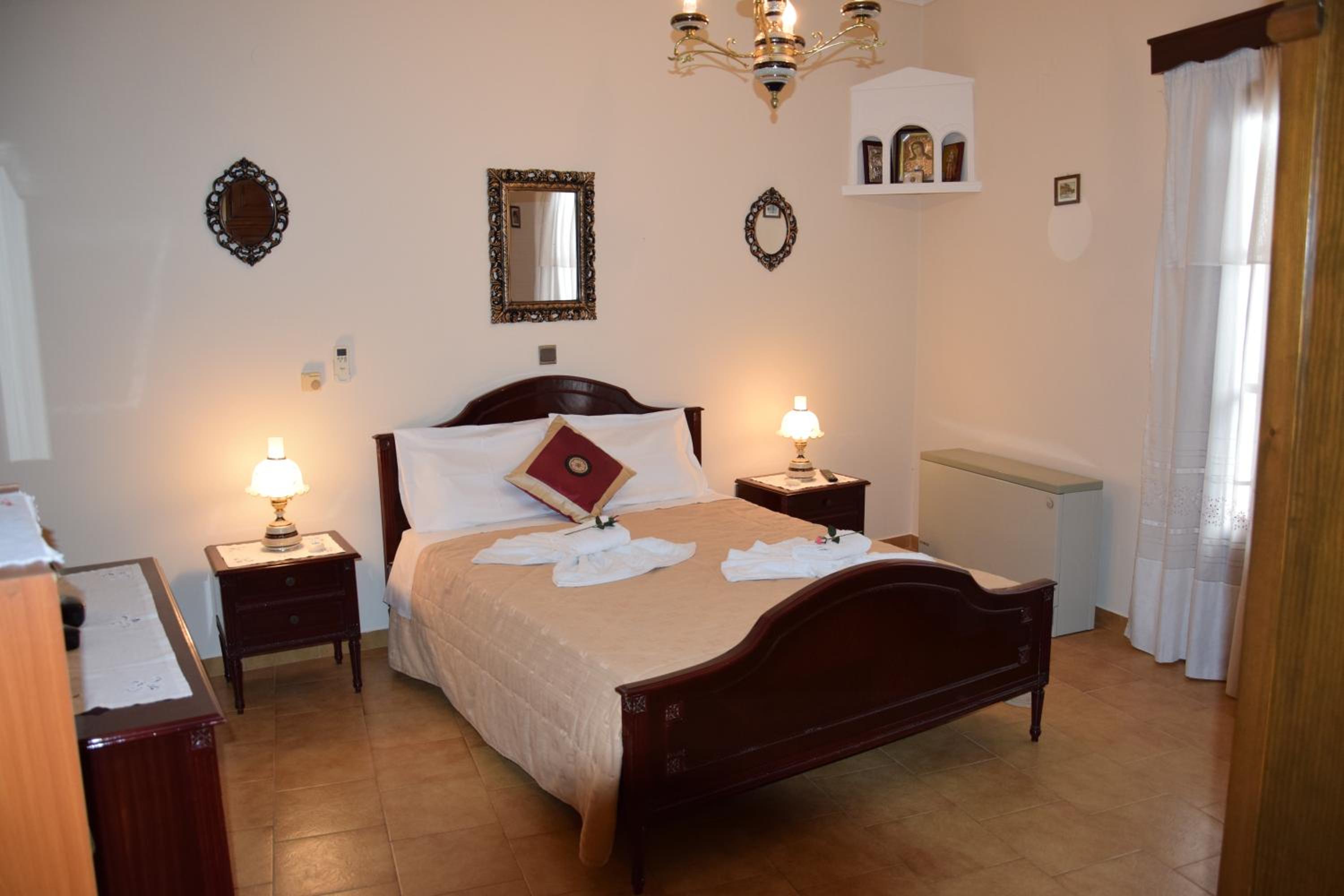 Naoussa Center Cycladic House