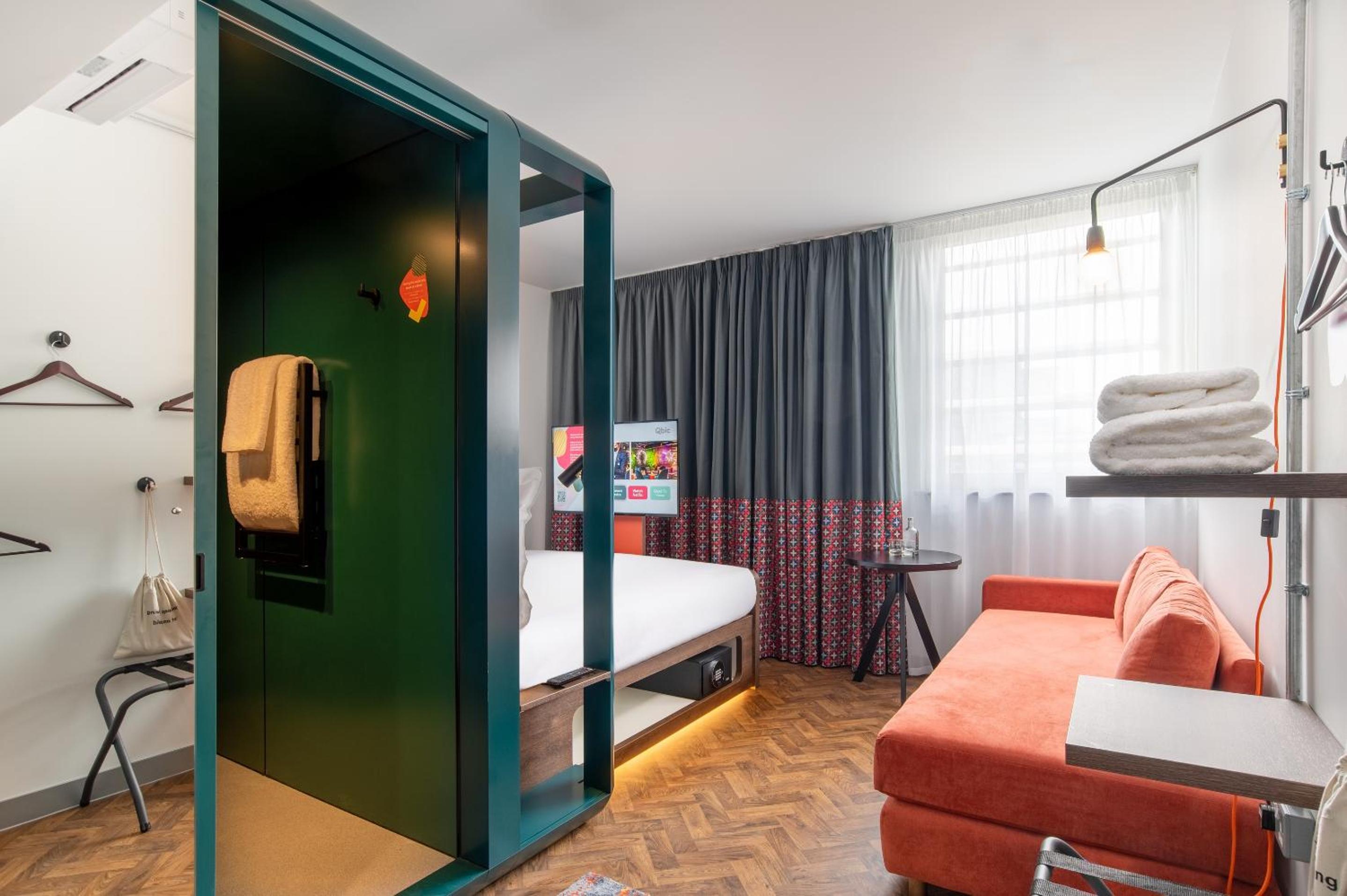 YOTEL Manchester Deansgate photo 4