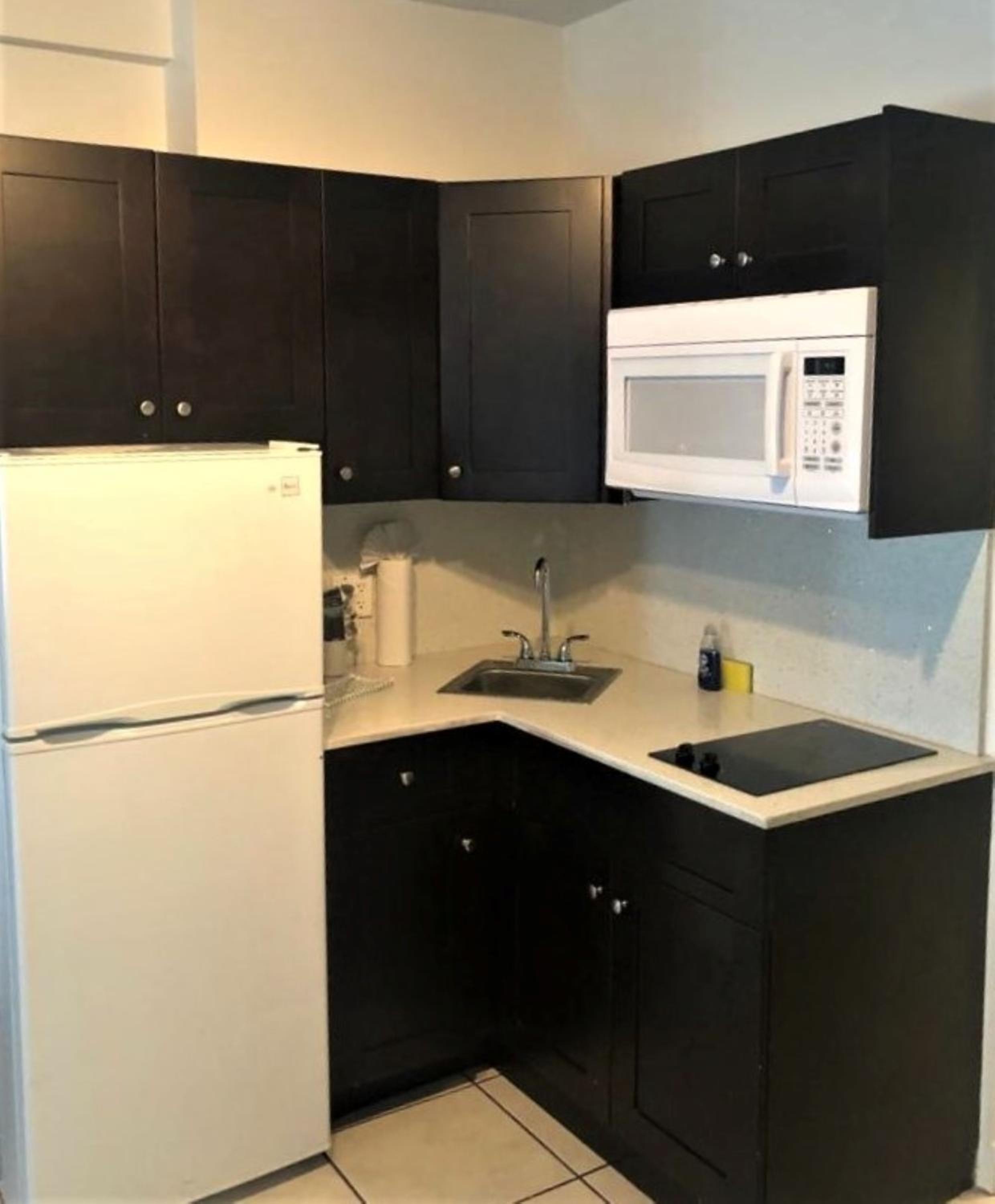 Ocean Front Casablanca Studios with FULL KITCHENS & Beach access By BL Rentals