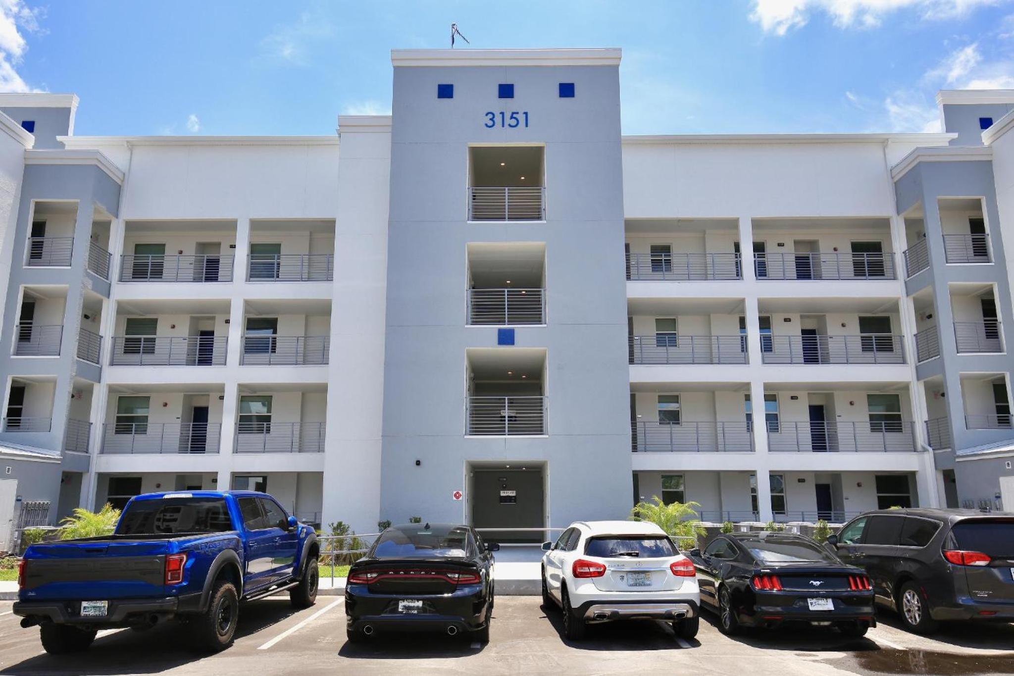 Amazing apartment in lux resort Storey Lake with great amenities 10 miles to Disney!