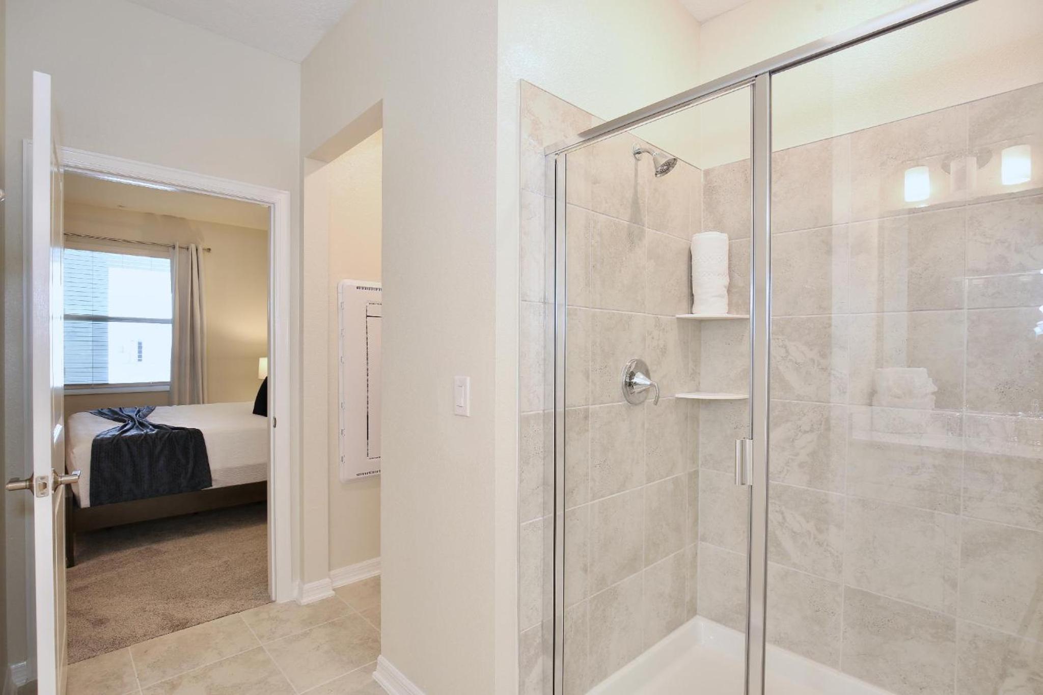 Amazing apartment in lux resort Storey Lake with great amenities 10 miles to Disney!