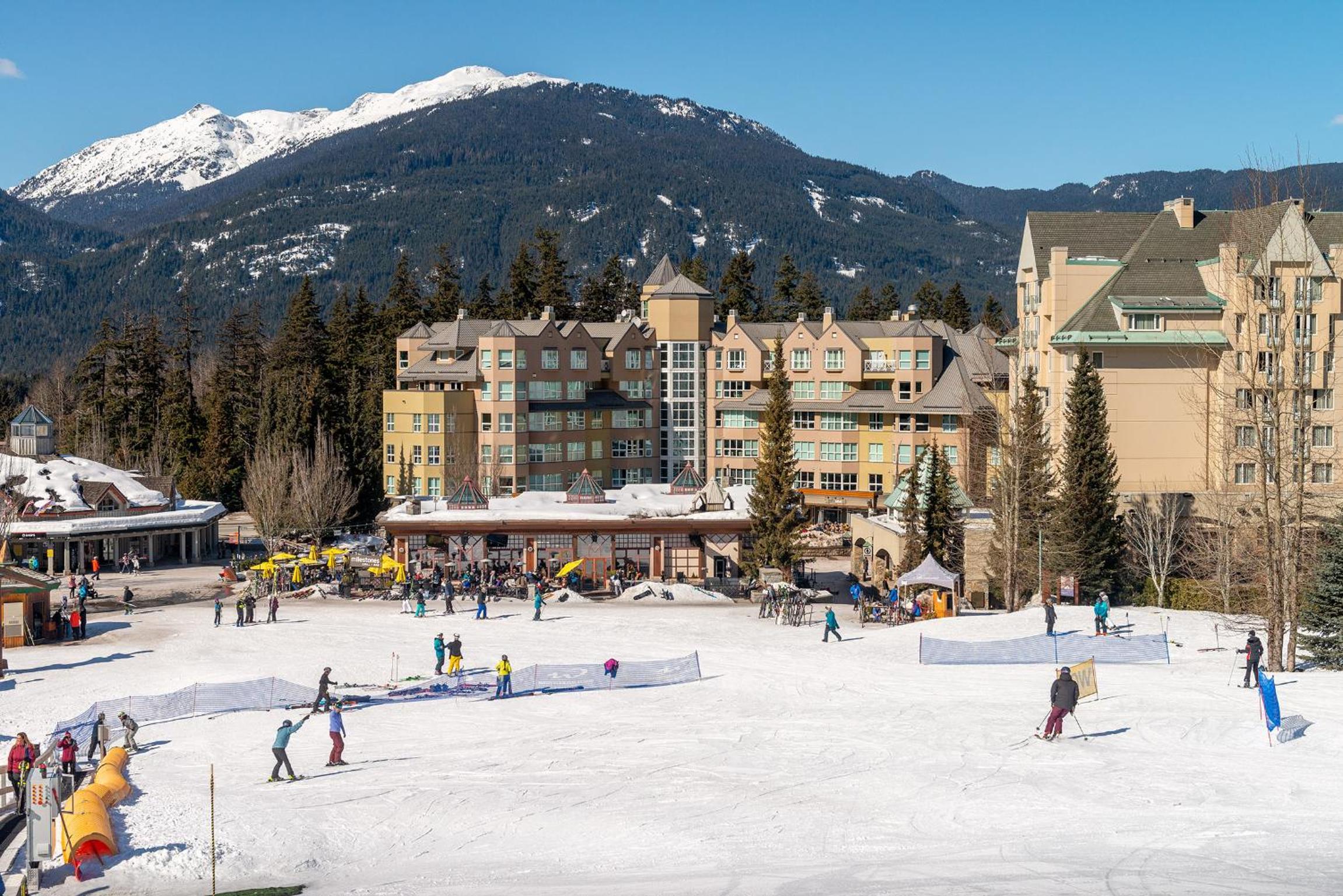 Amazing Ski in Ski out 3 Bedroom with Slope side Views