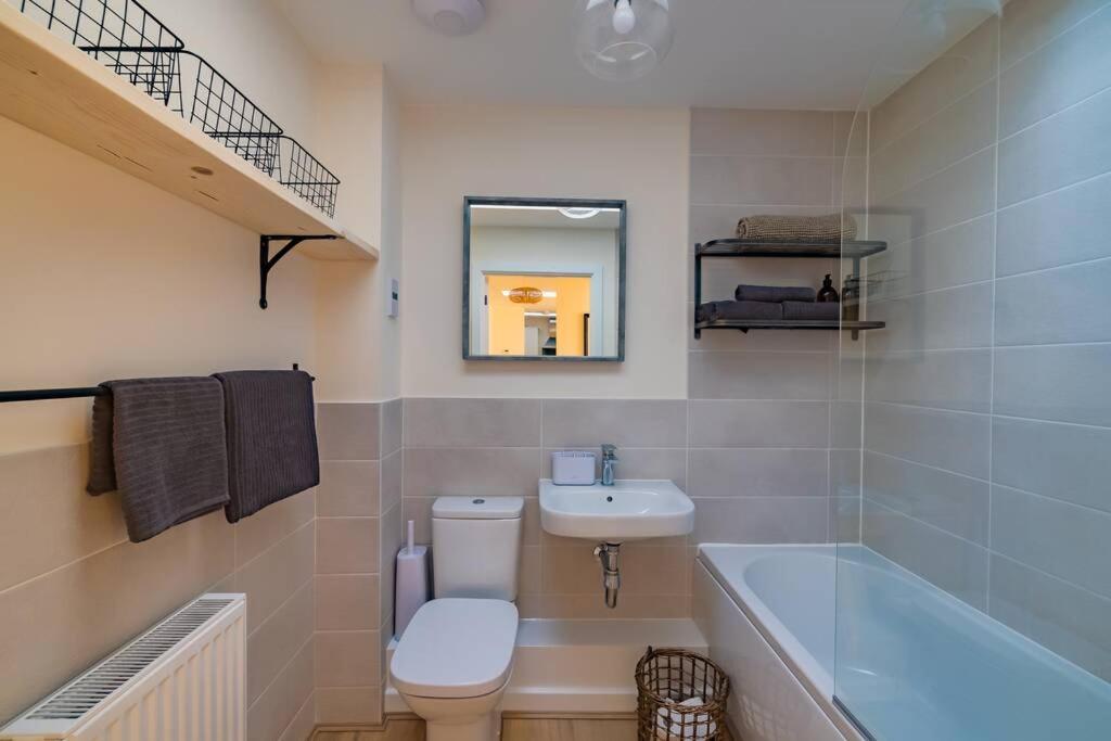 Number 27, Swanpool view 2