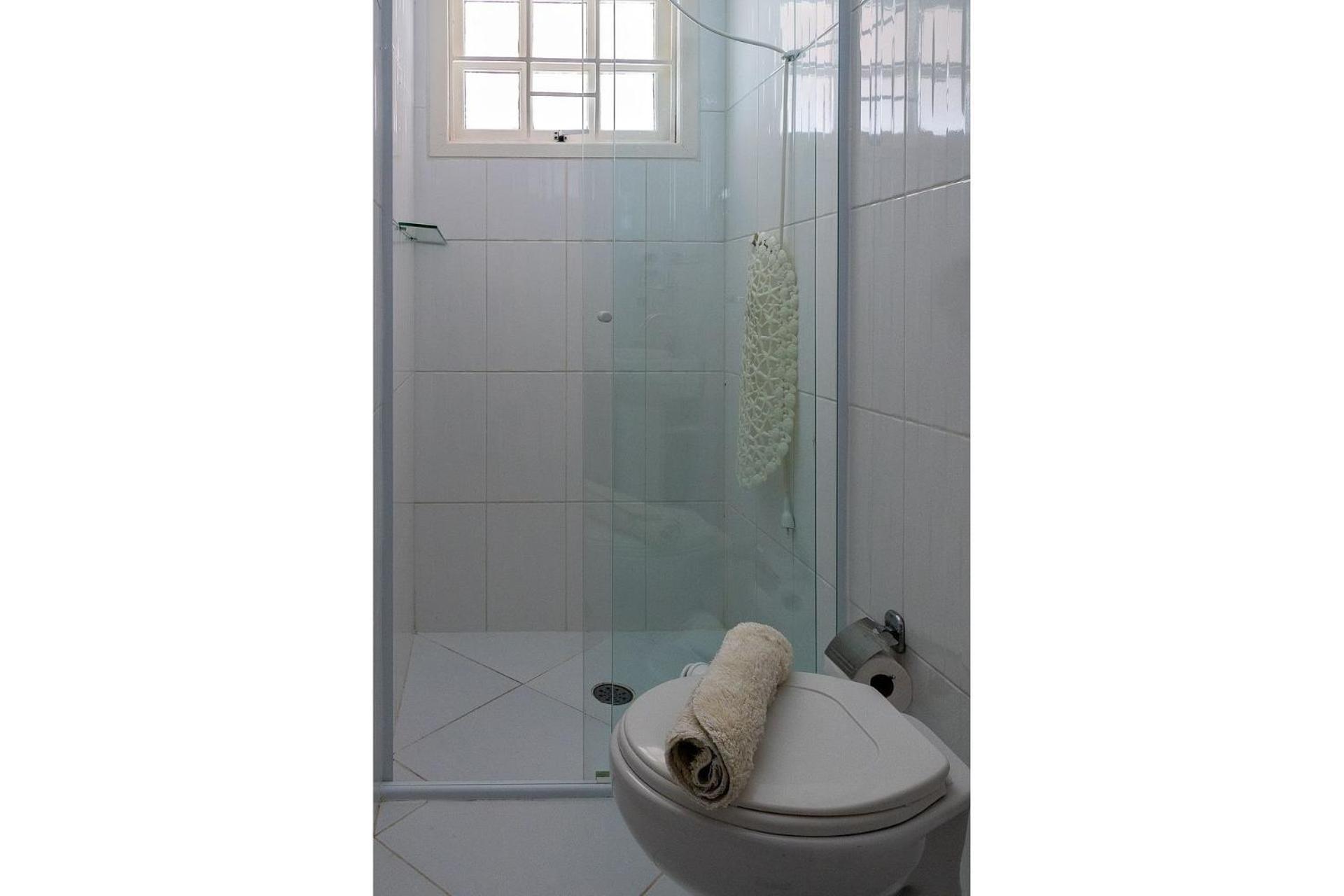 Casas com jacuzzi e churrasqueira a 500 metros da Praia do Perequê na Ilhabela
