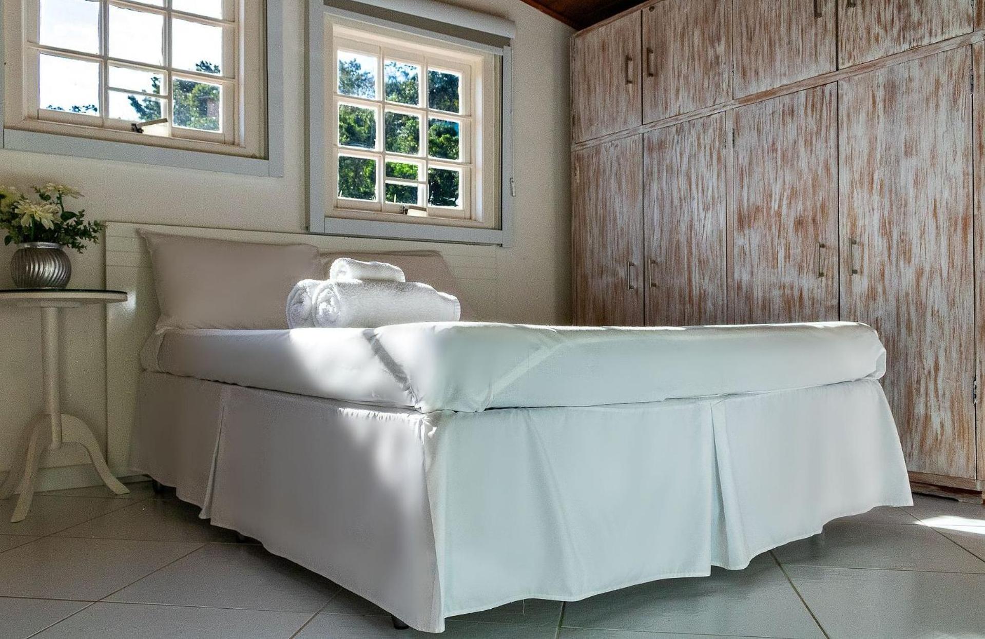 Casas com jacuzzi e churrasqueira a 500 metros da Praia do Perequê na Ilhabela