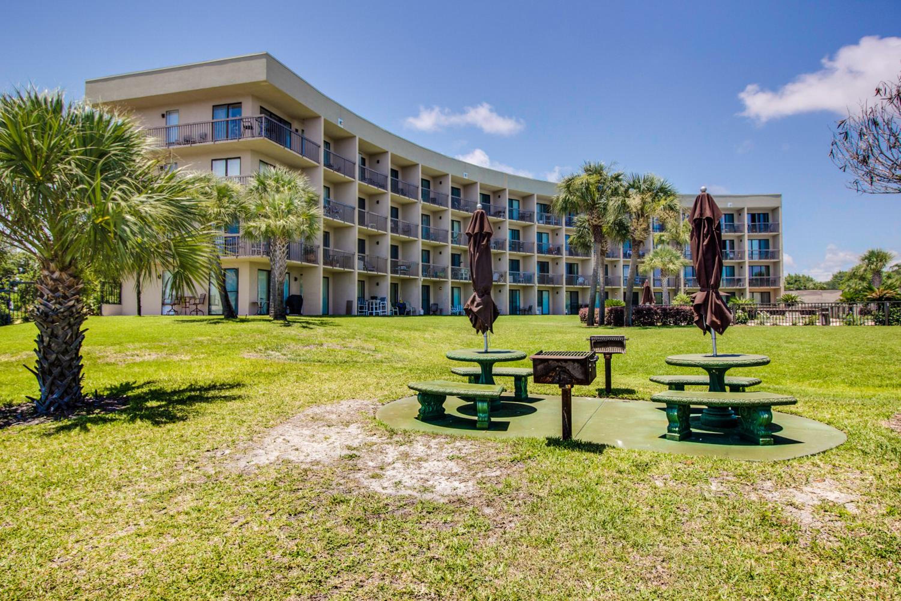 Hotel Pirates Bay III - Image 1