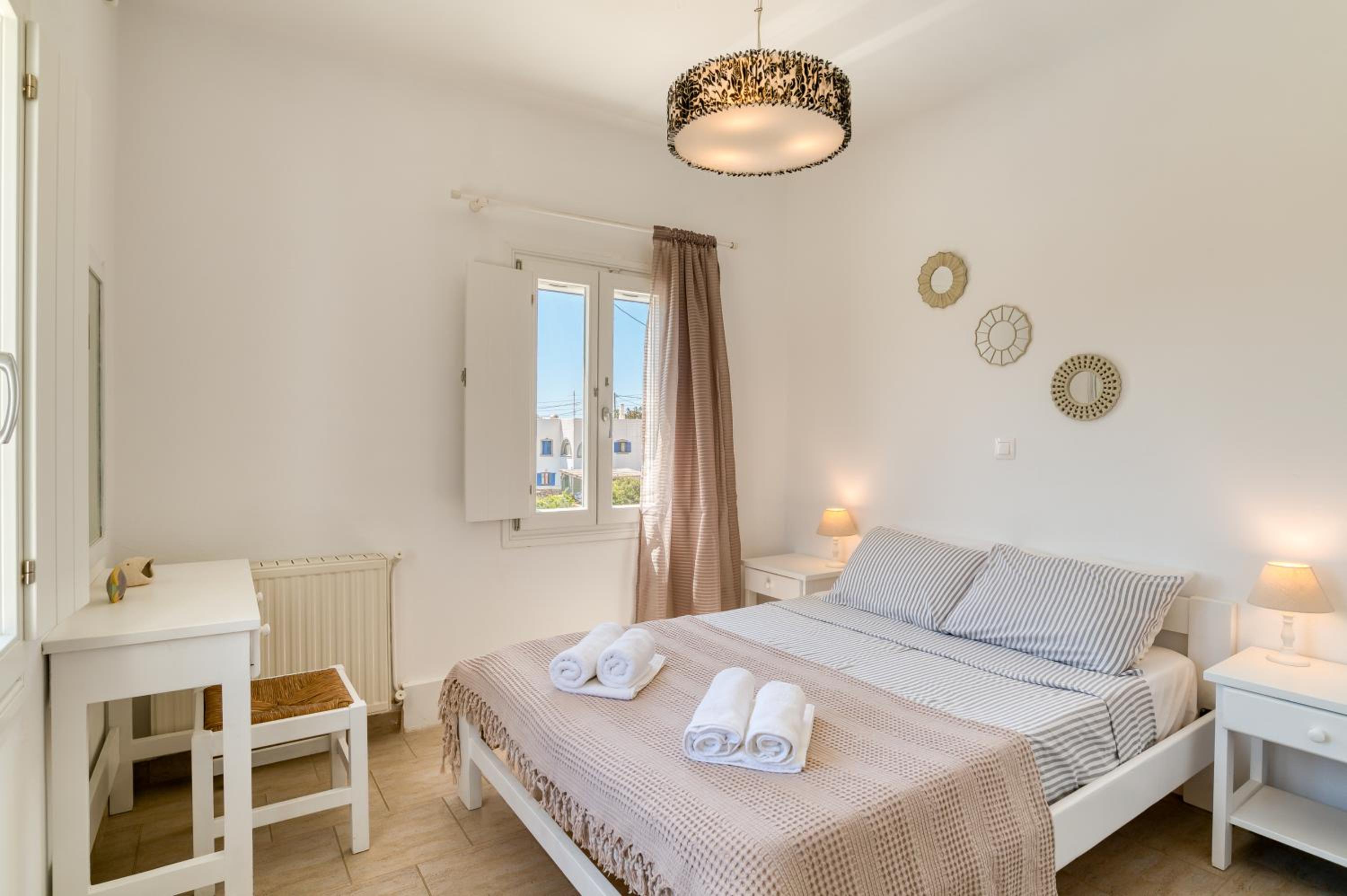 Dahlia Apartments And Studios